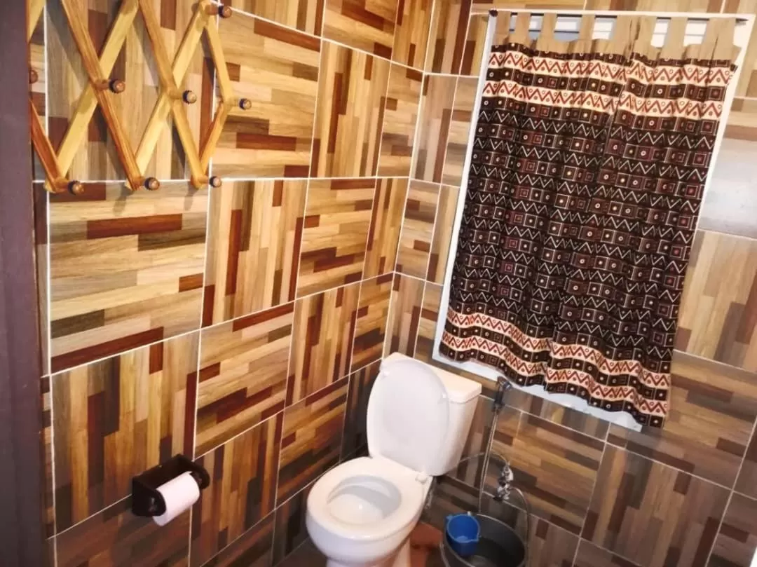 Toilet in Hotel Jardin de la Paix