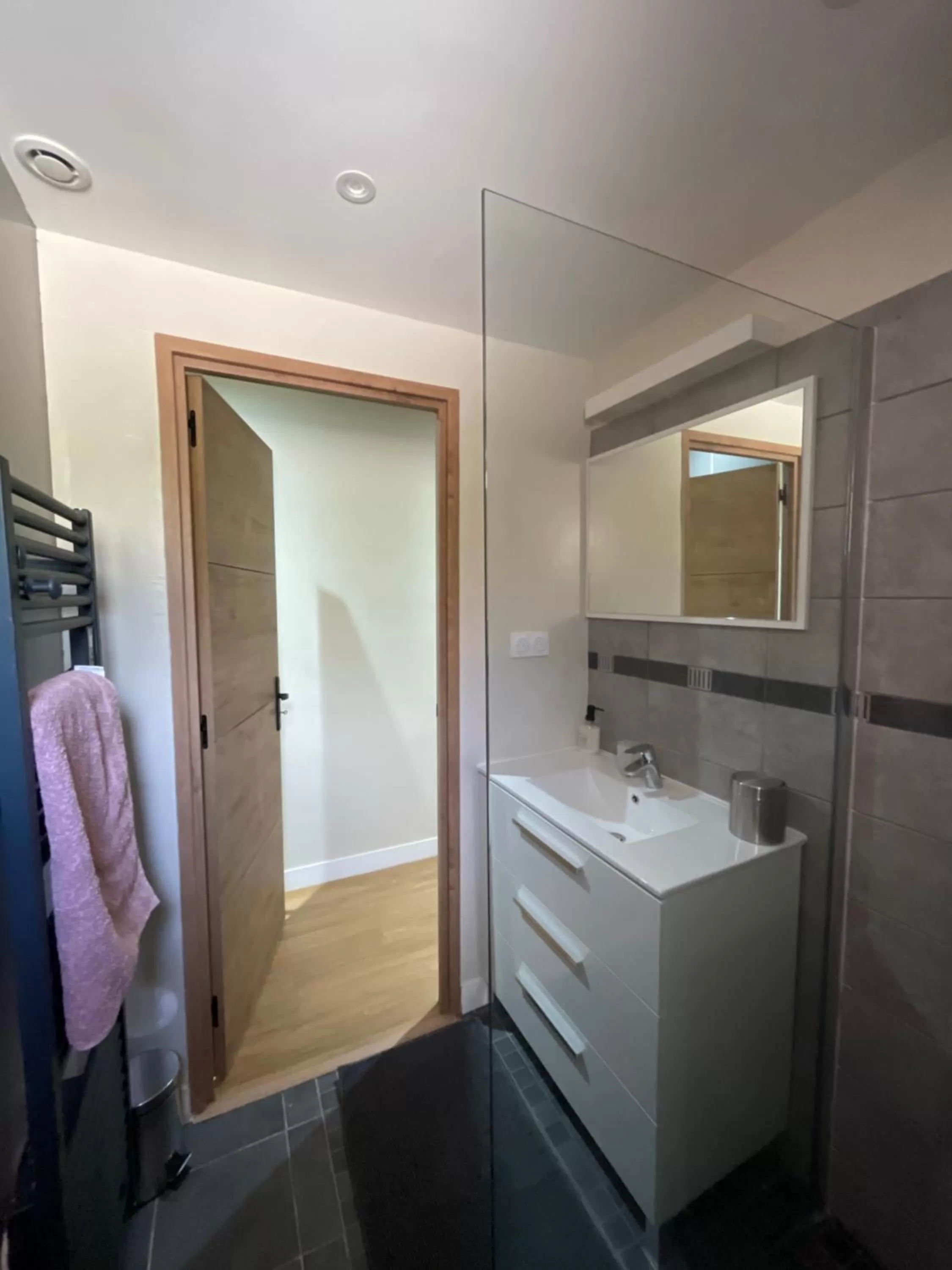 Bathroom in Chambre d'hôtes avec Jacuzzi Ventoux Cocoon