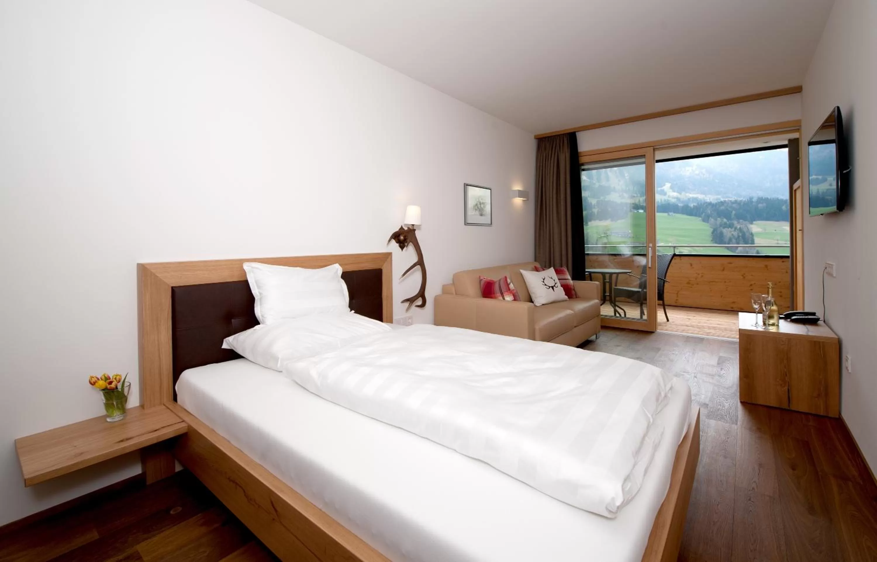 Photo of the whole room, Bed in Hotel St Hubertus