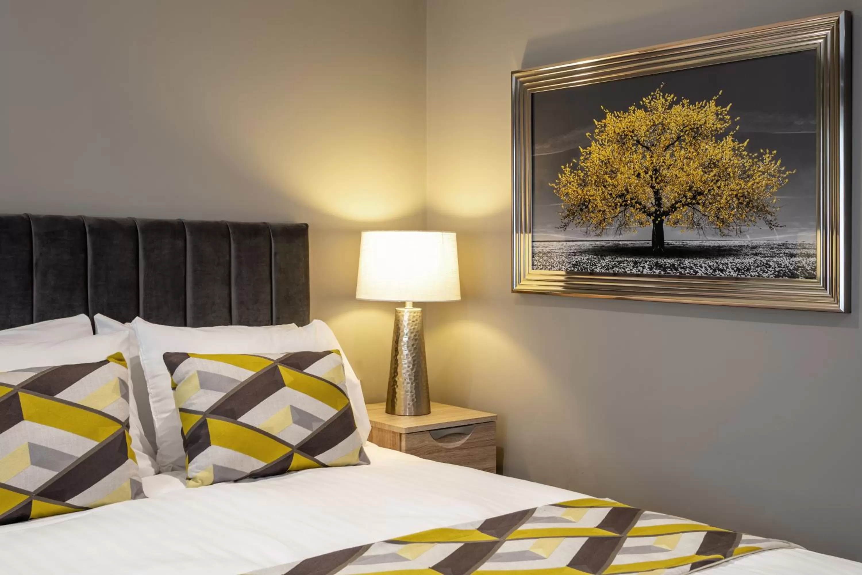 Bedroom, Bed in Roydon Marina Village Hotel