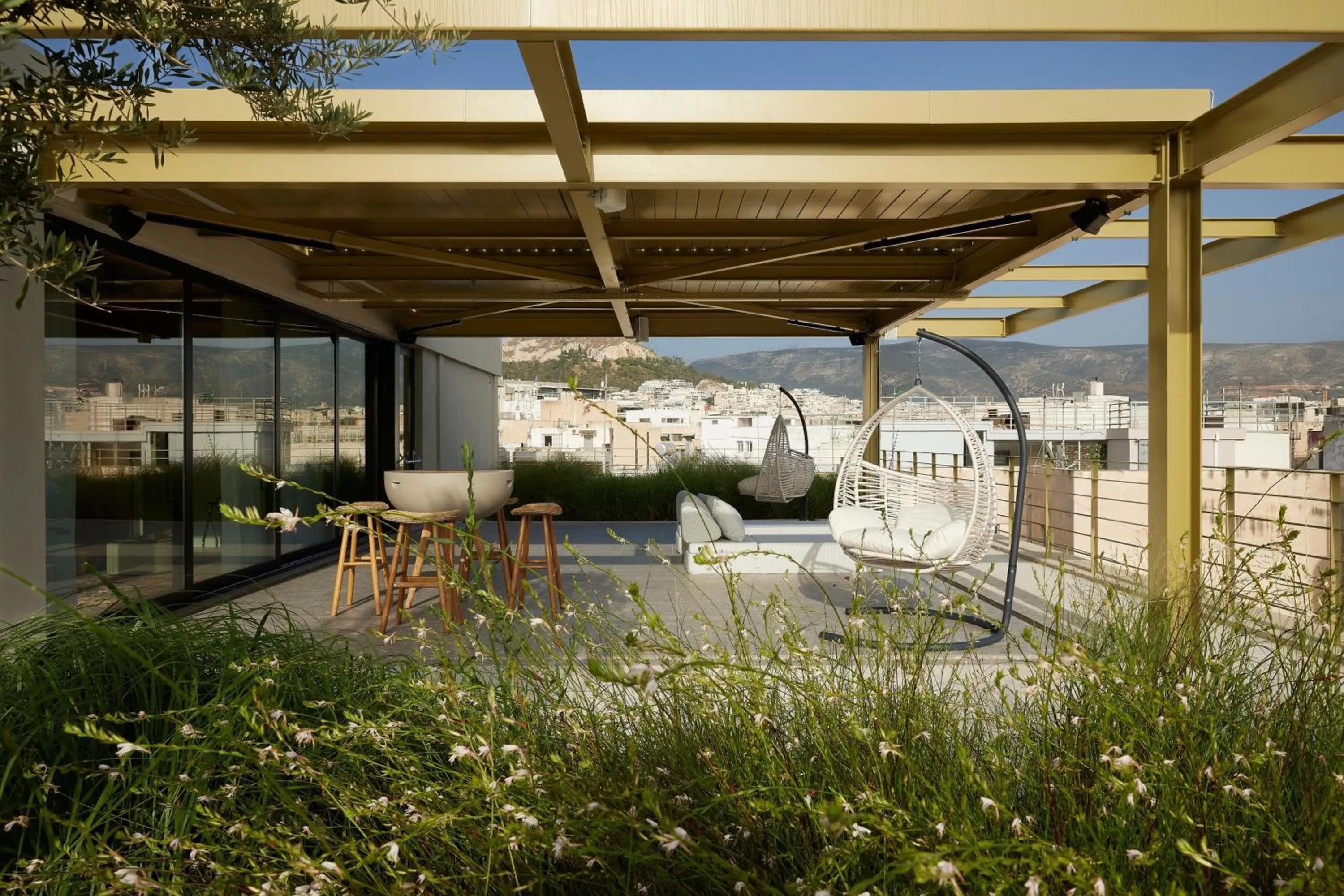 Photo of the whole room in Moxy Athens City