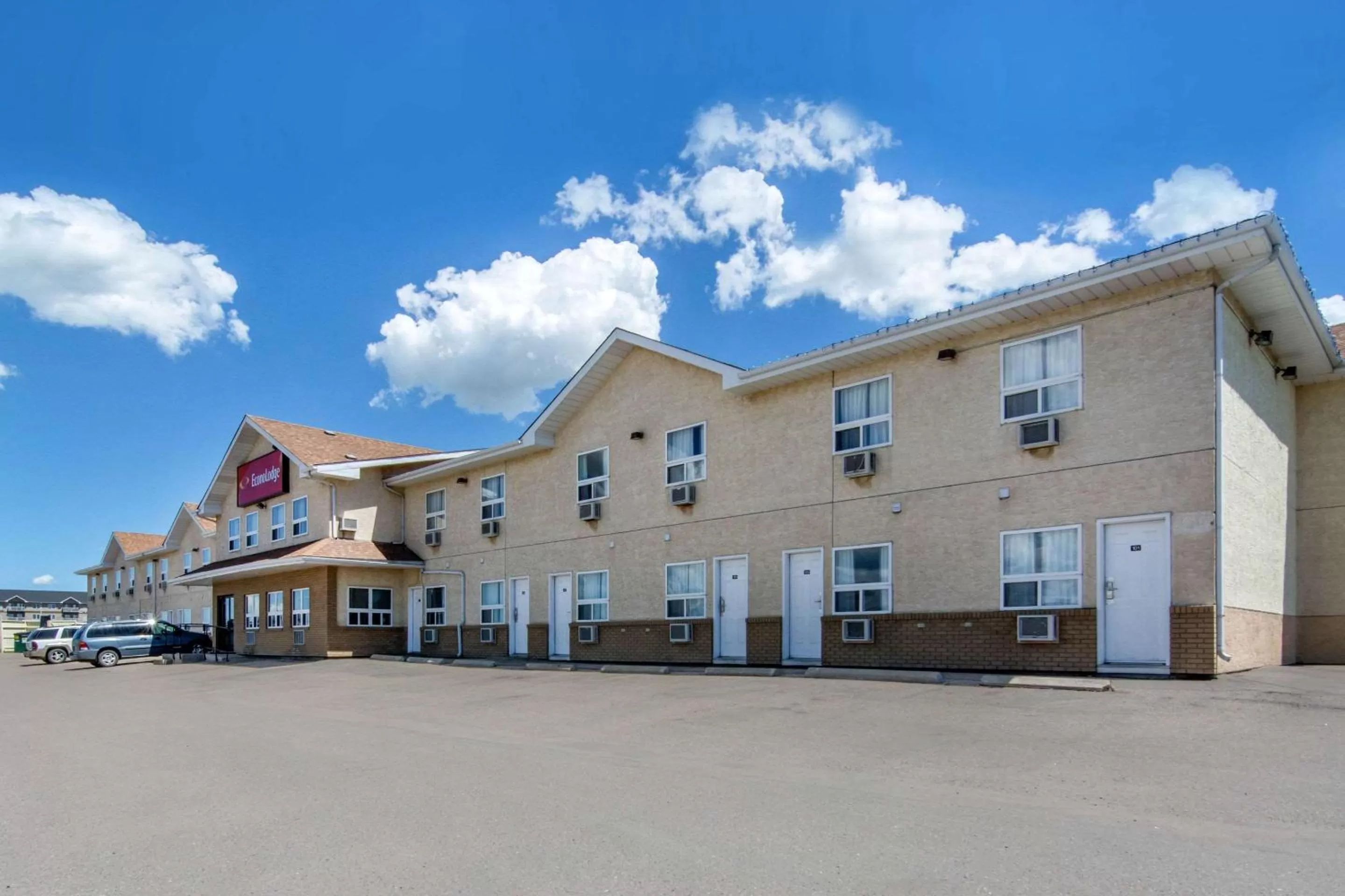 Property building in Econo Lodge