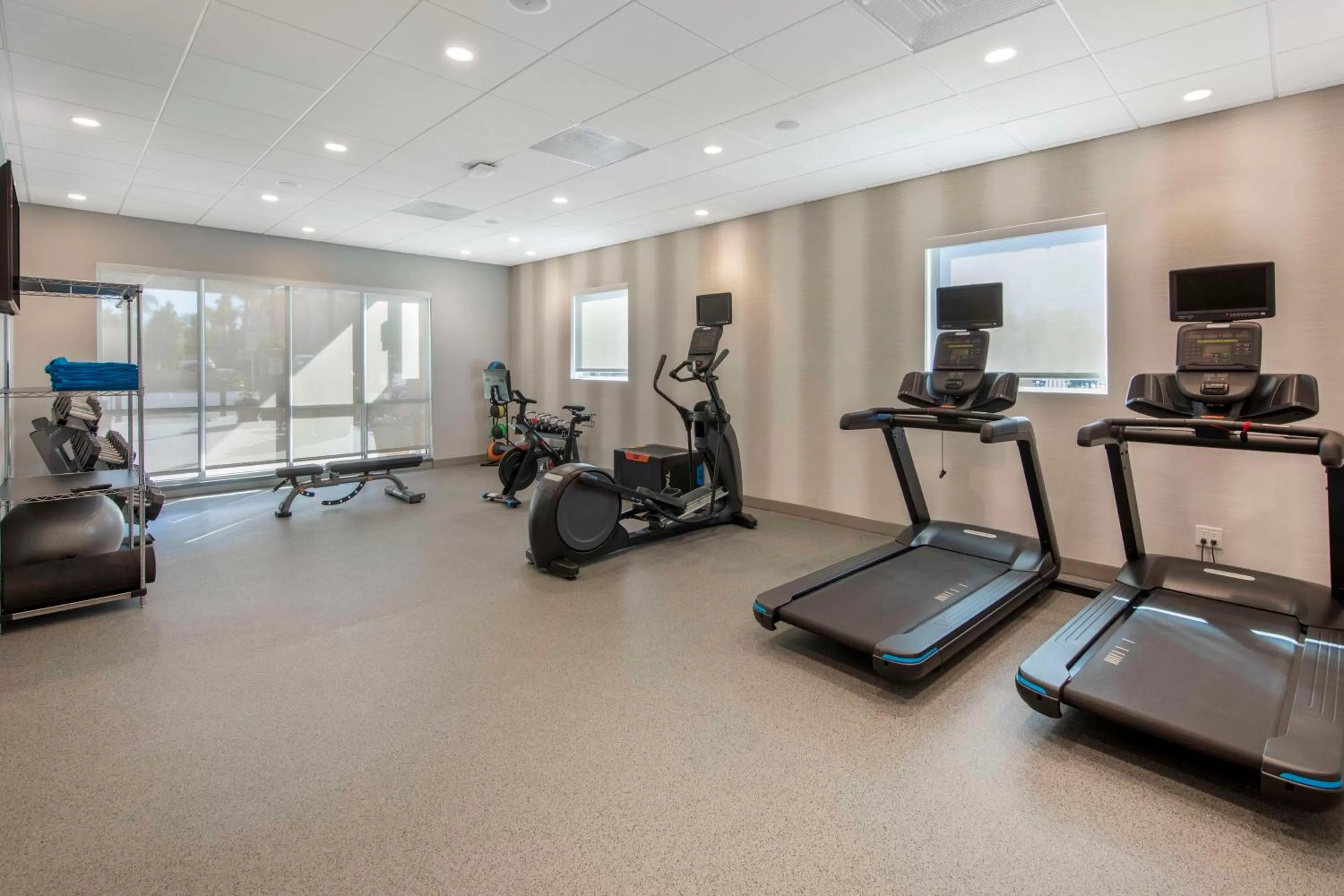 Fitness centre/facilities in Home2 Suites By Hilton Redlands