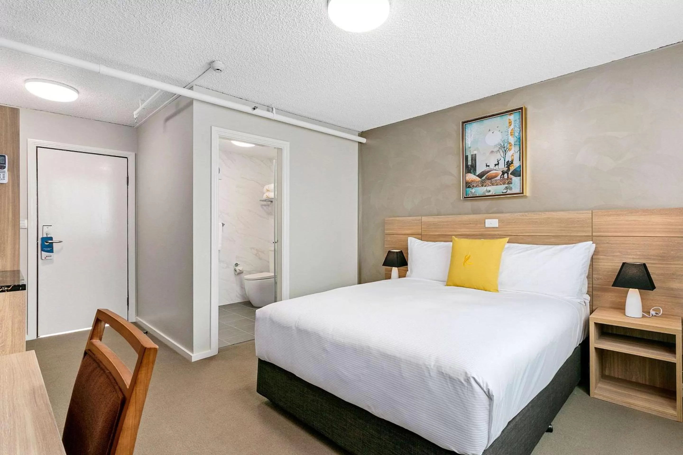 Queen Room - Non-Smoking in Quality Inn Sunshine Haberfield
