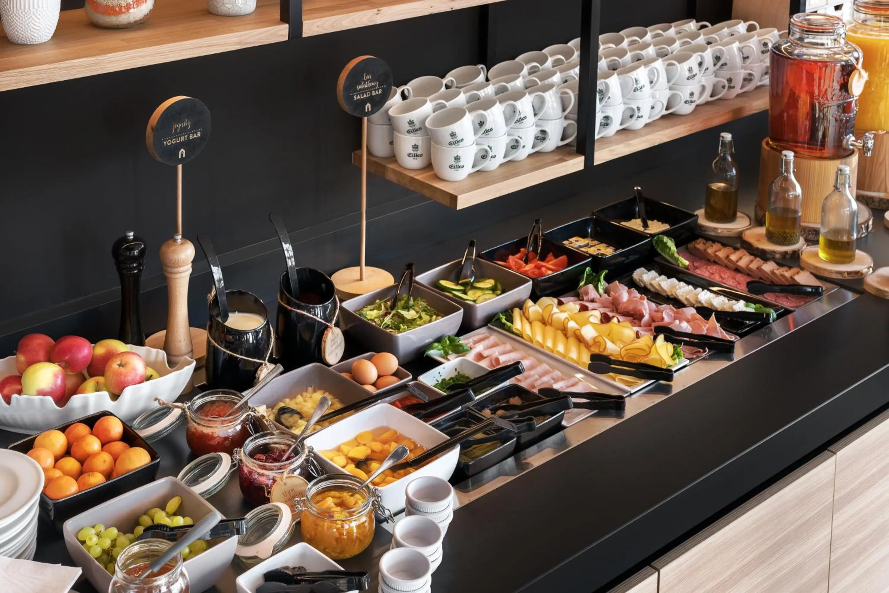 Lounge or bar in Campanile Katowice