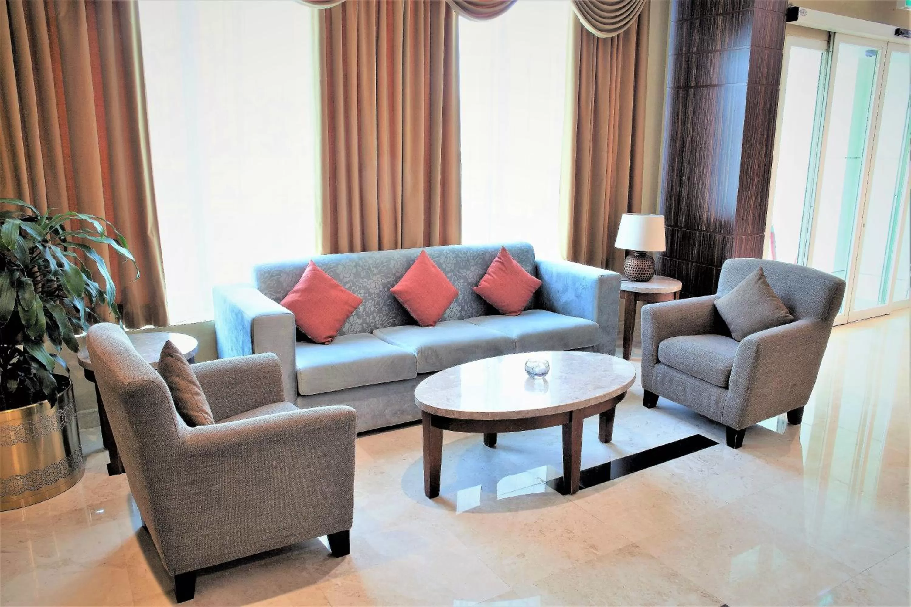 Lobby or reception in Best Western Plus Salmiya