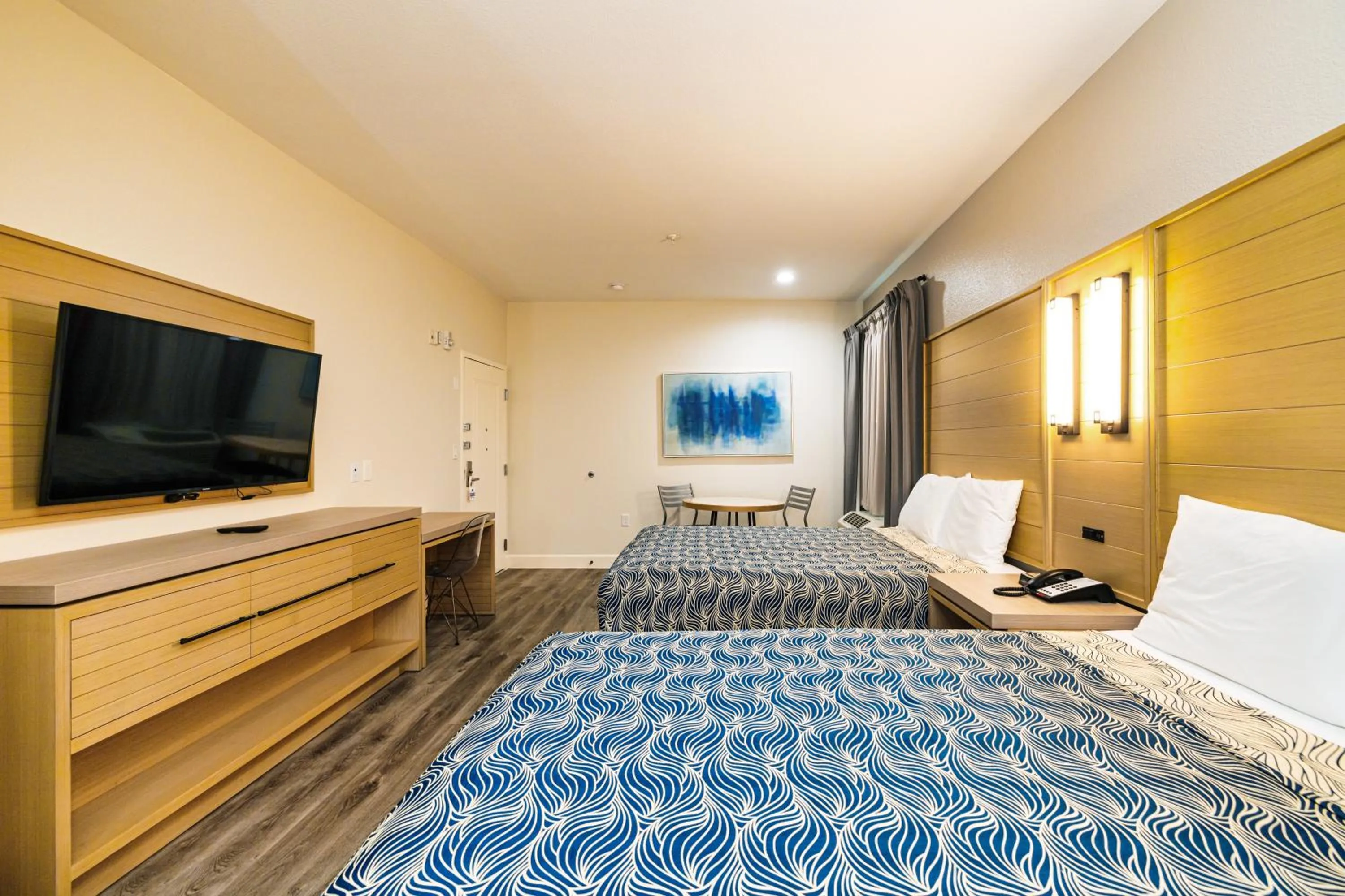 Bed in Palace Inn Blue-IAH East