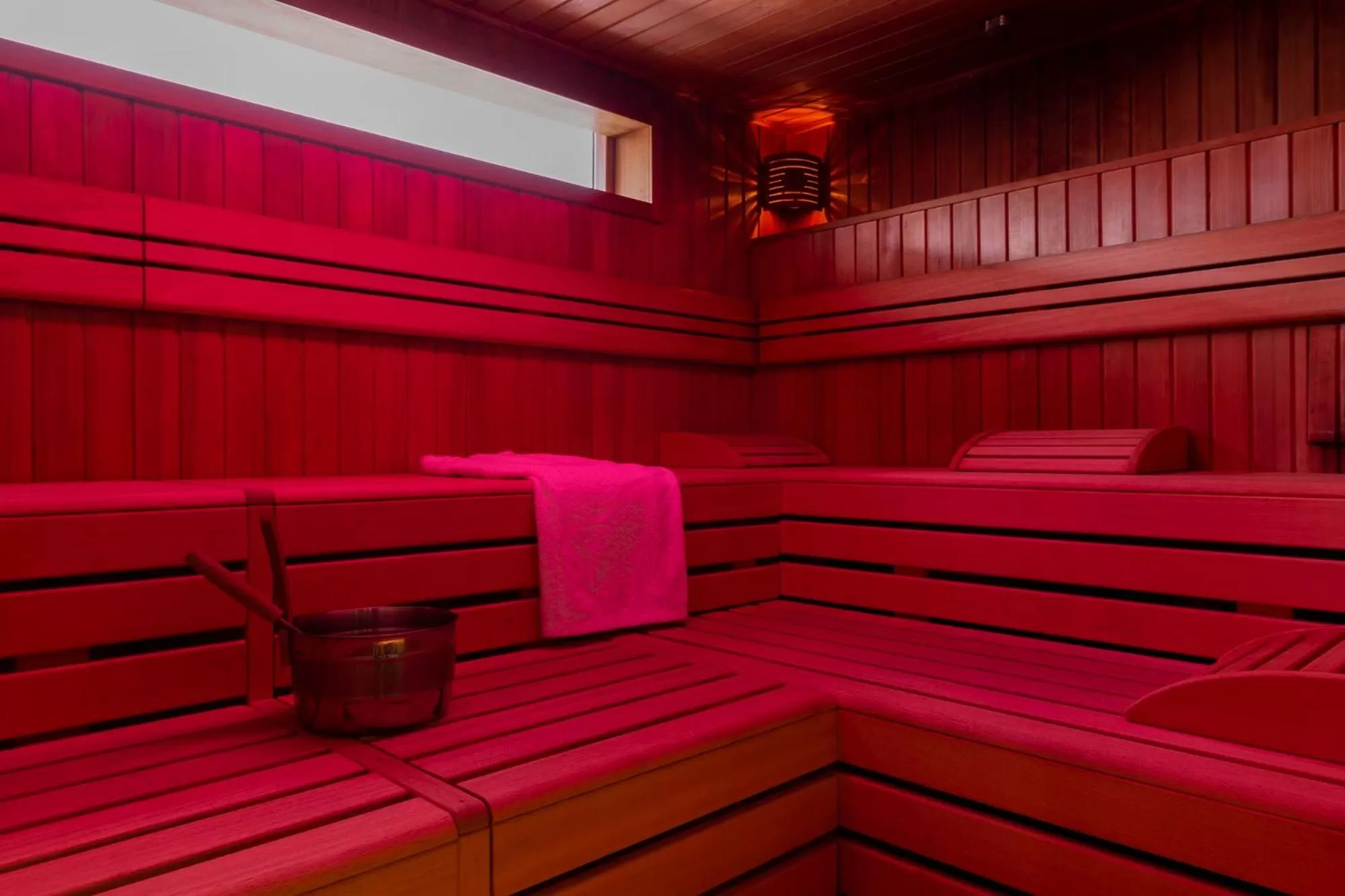 Swimming pool in Hôtel Macchi Restaurant & Spa