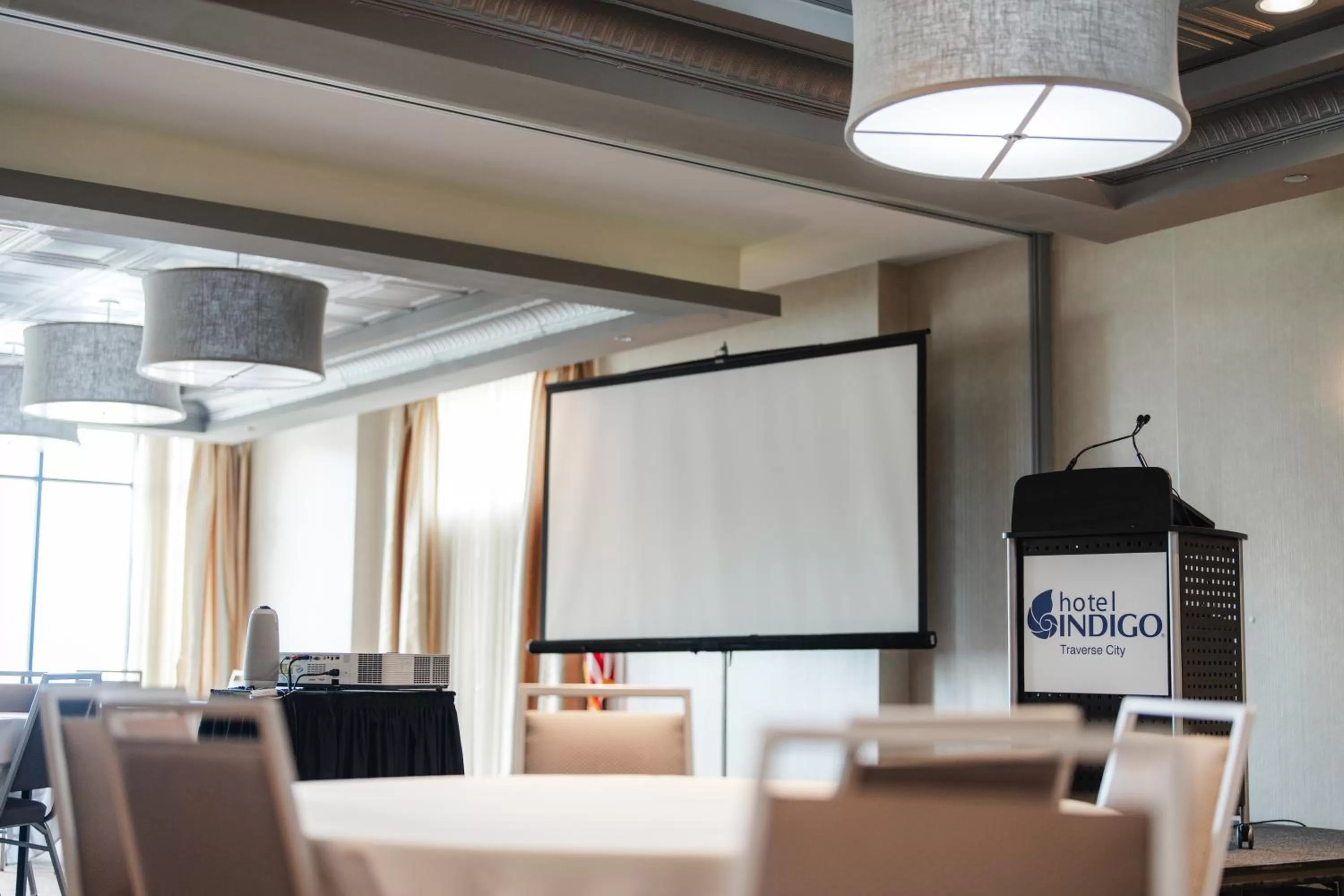 Meeting/conference room in Hotel Indigo Traverse City by IHG