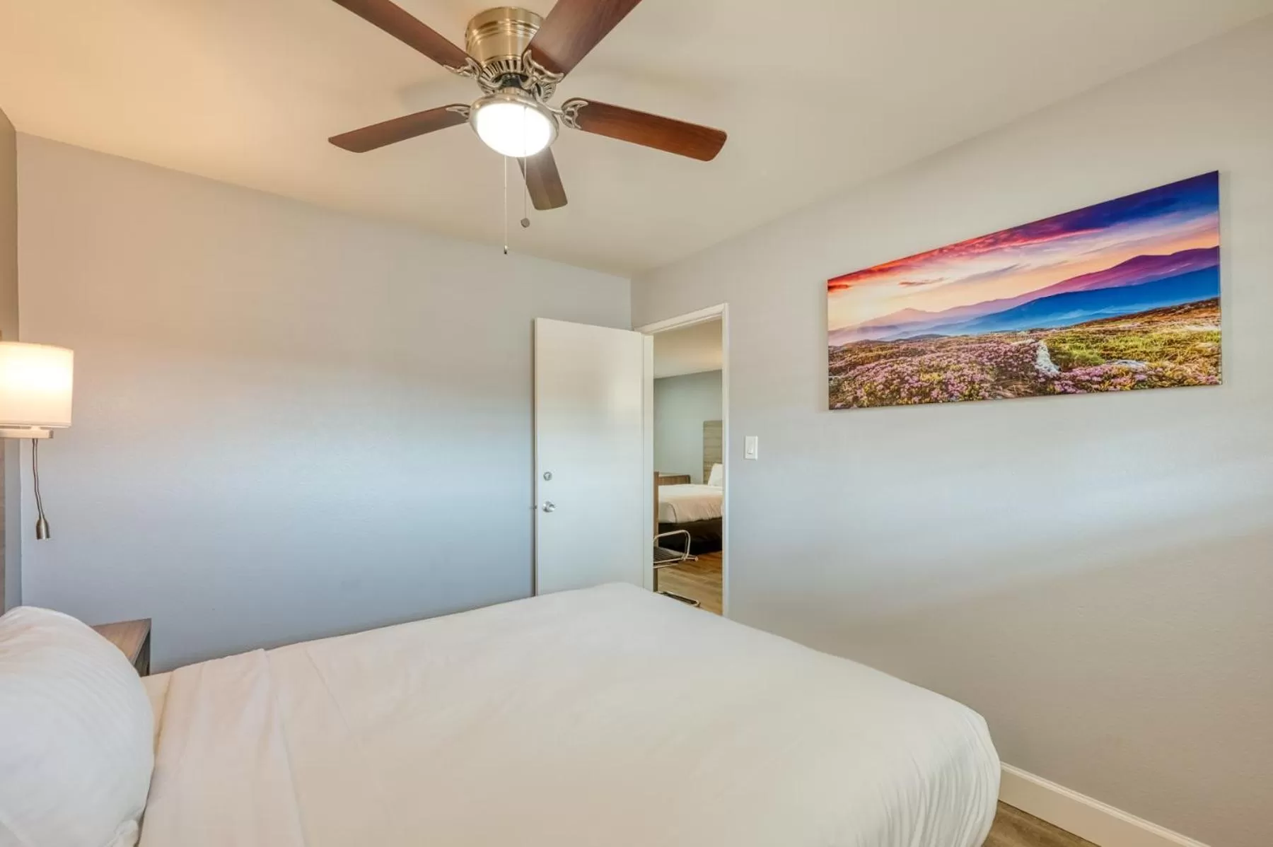 Bed in Vagabond Inn San Luis Obispo