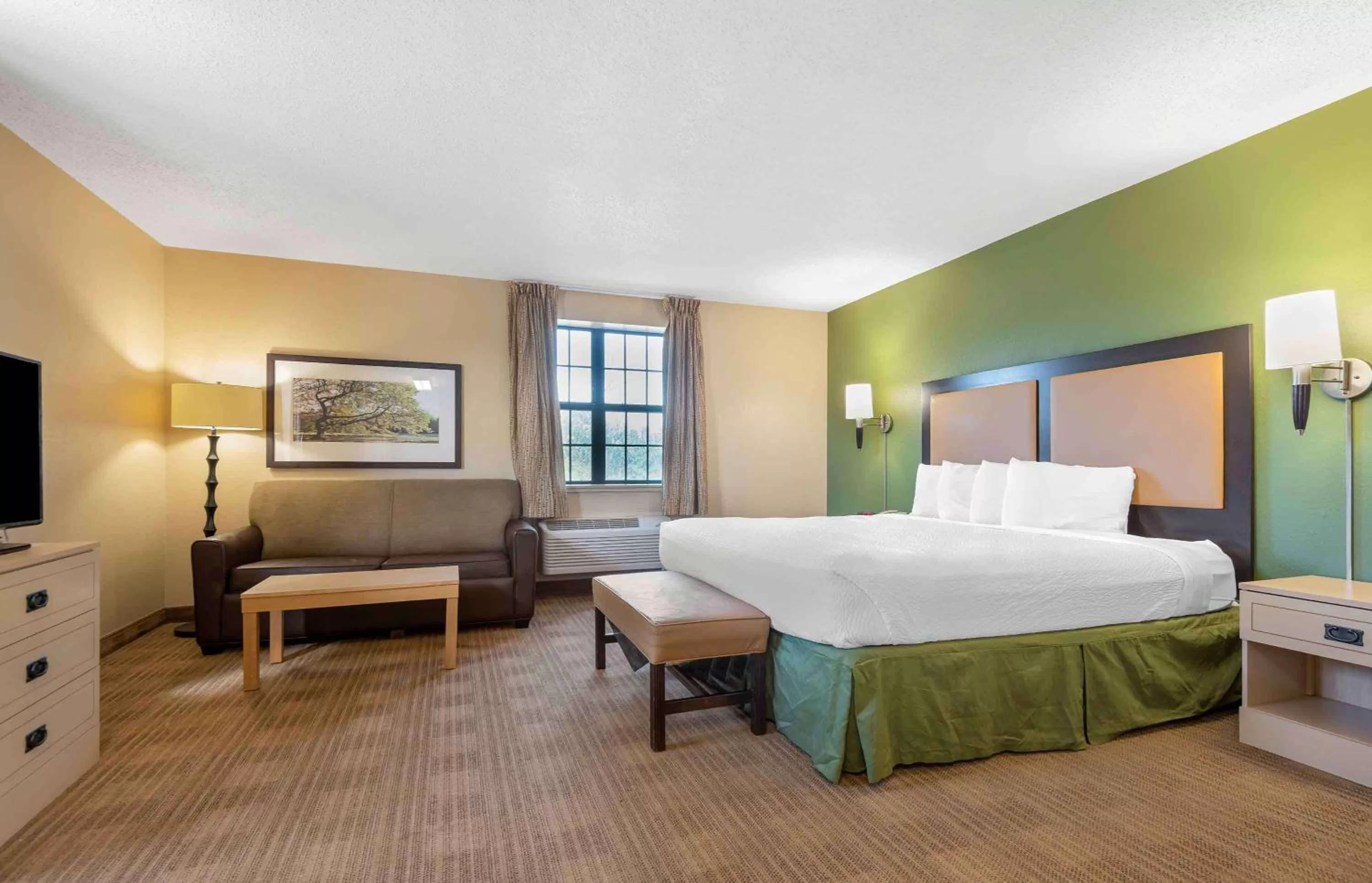 Bedroom, Bed in Extended Stay America Suites - Buffalo - Amherst