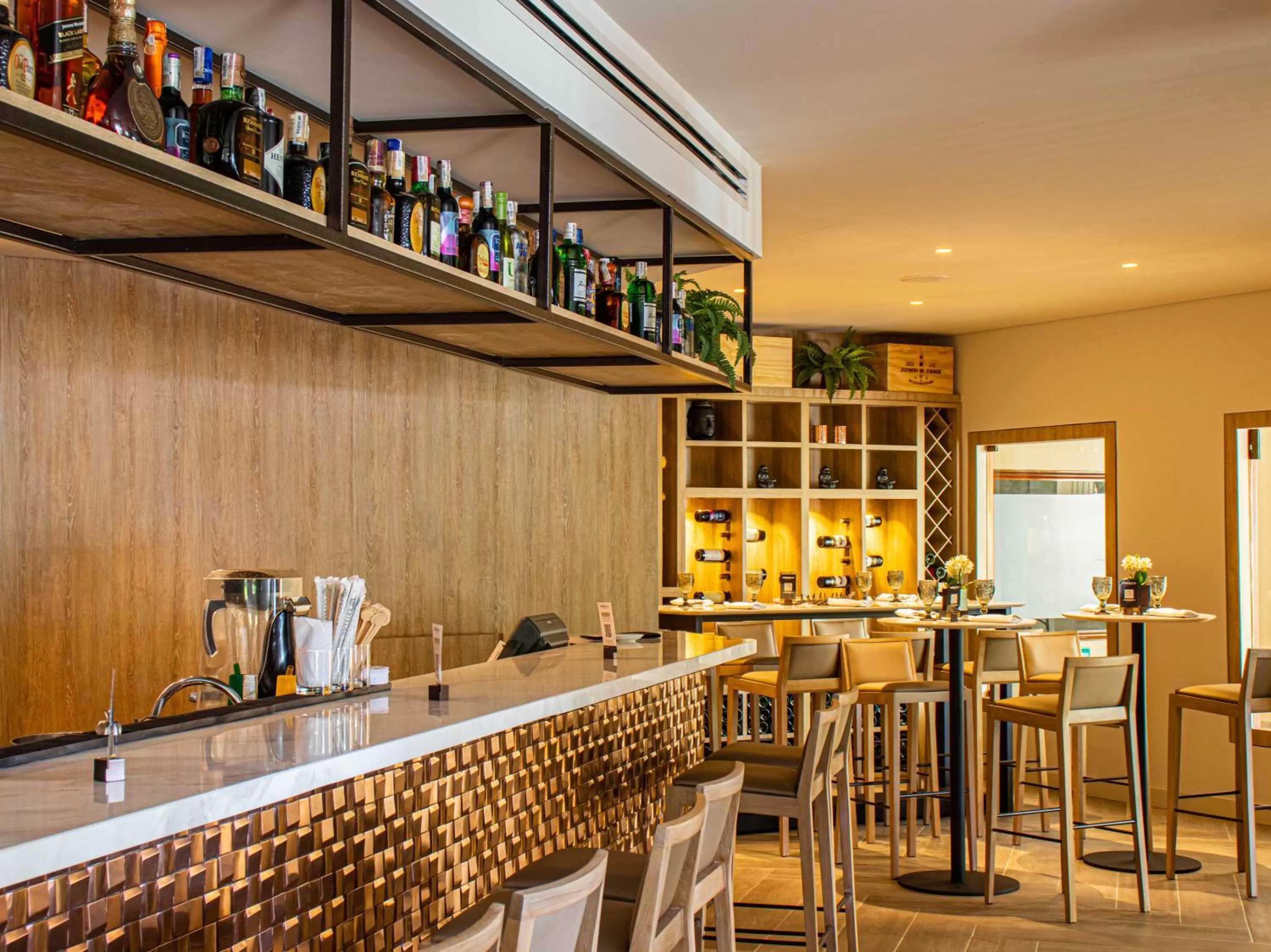 Restaurant/places to eat in Hotel Estelar Altamira