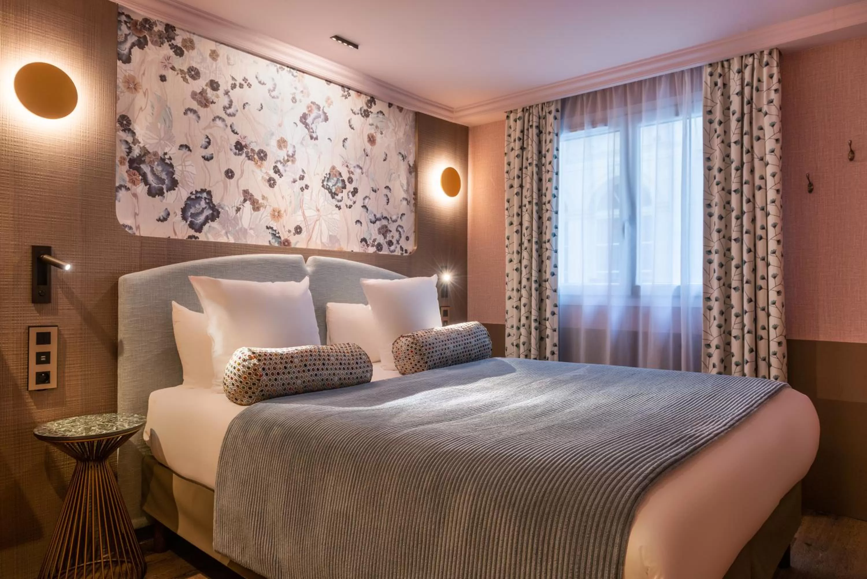 Bed in Maison Axel Opéra Paris