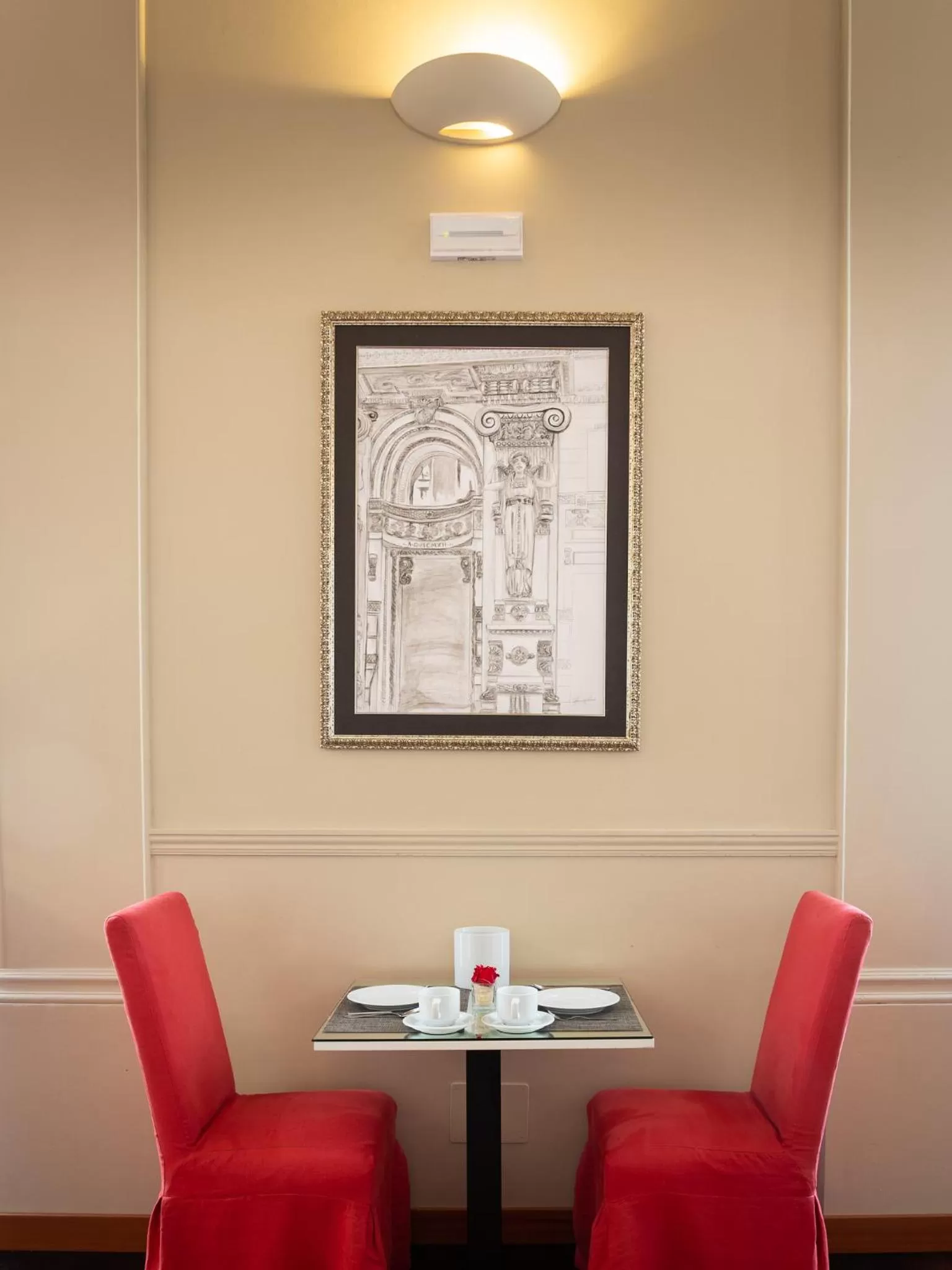 Restaurant/places to eat in HNN Luxury Suites