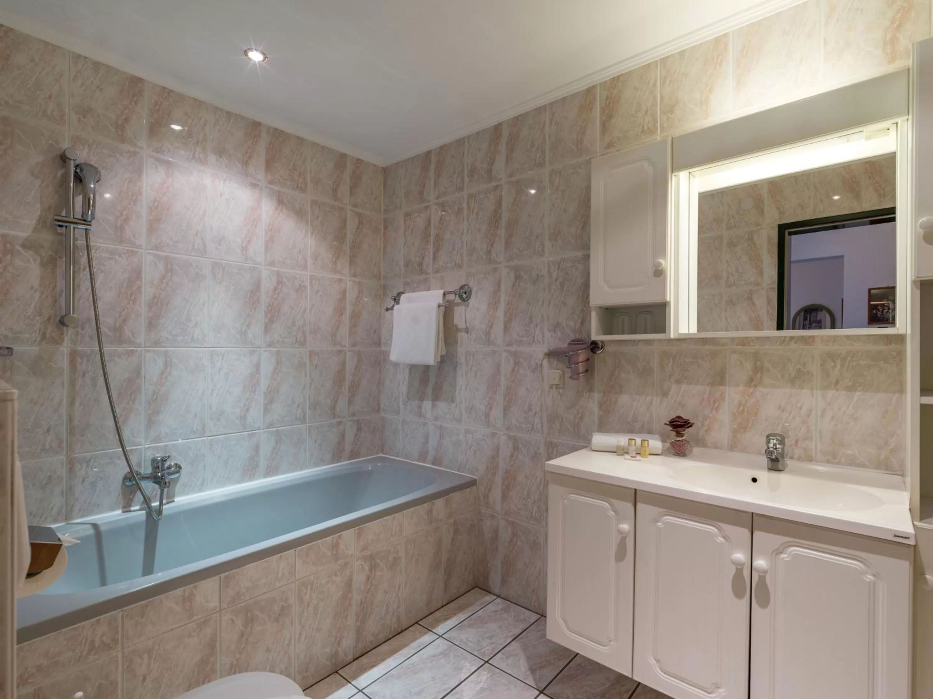 Bathroom in Apparthotel Tom Sojer