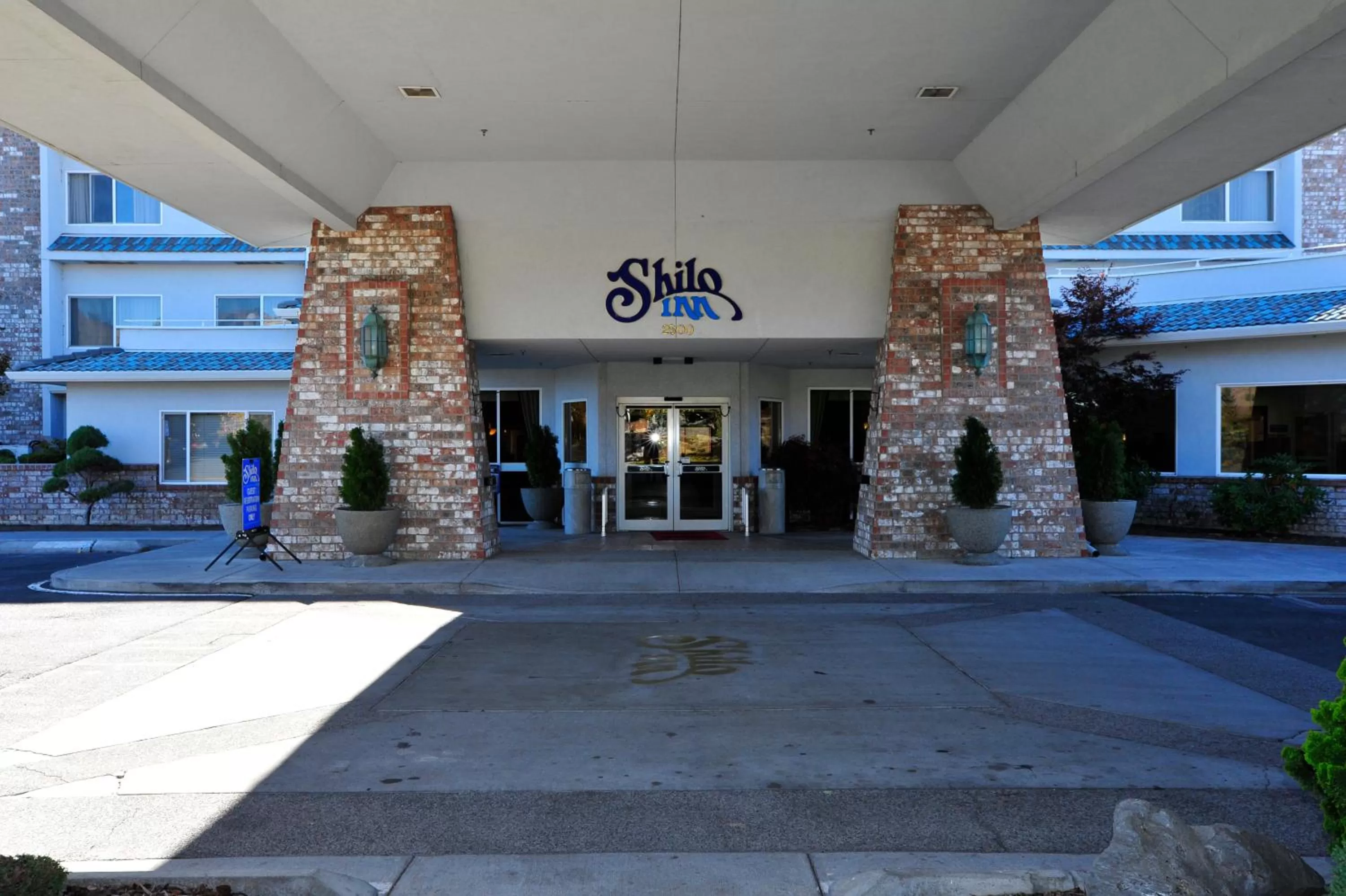 Facade/entrance in Shilo Inn Klamath Falls