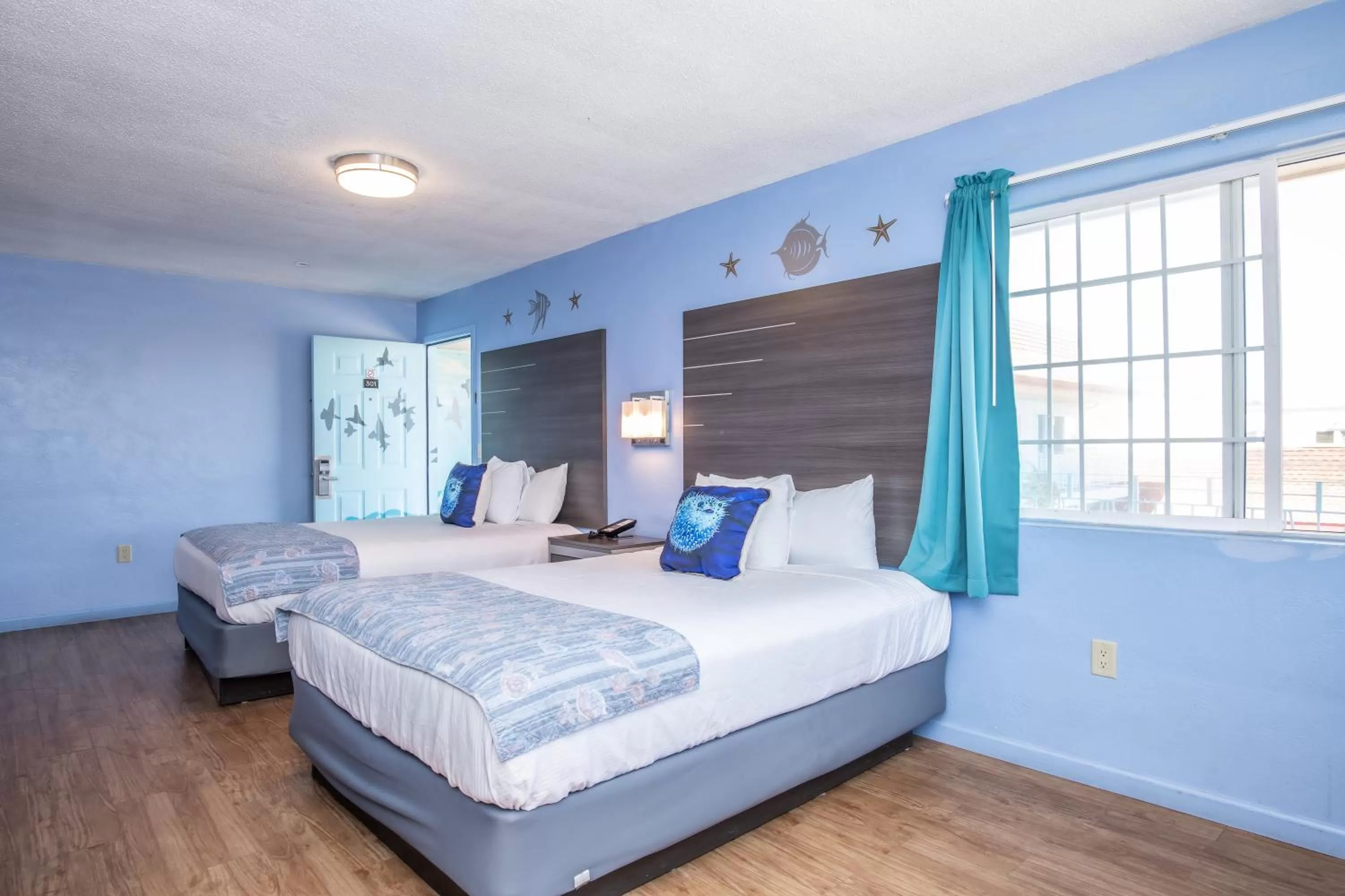 Bed in Aqua Breeze Inn