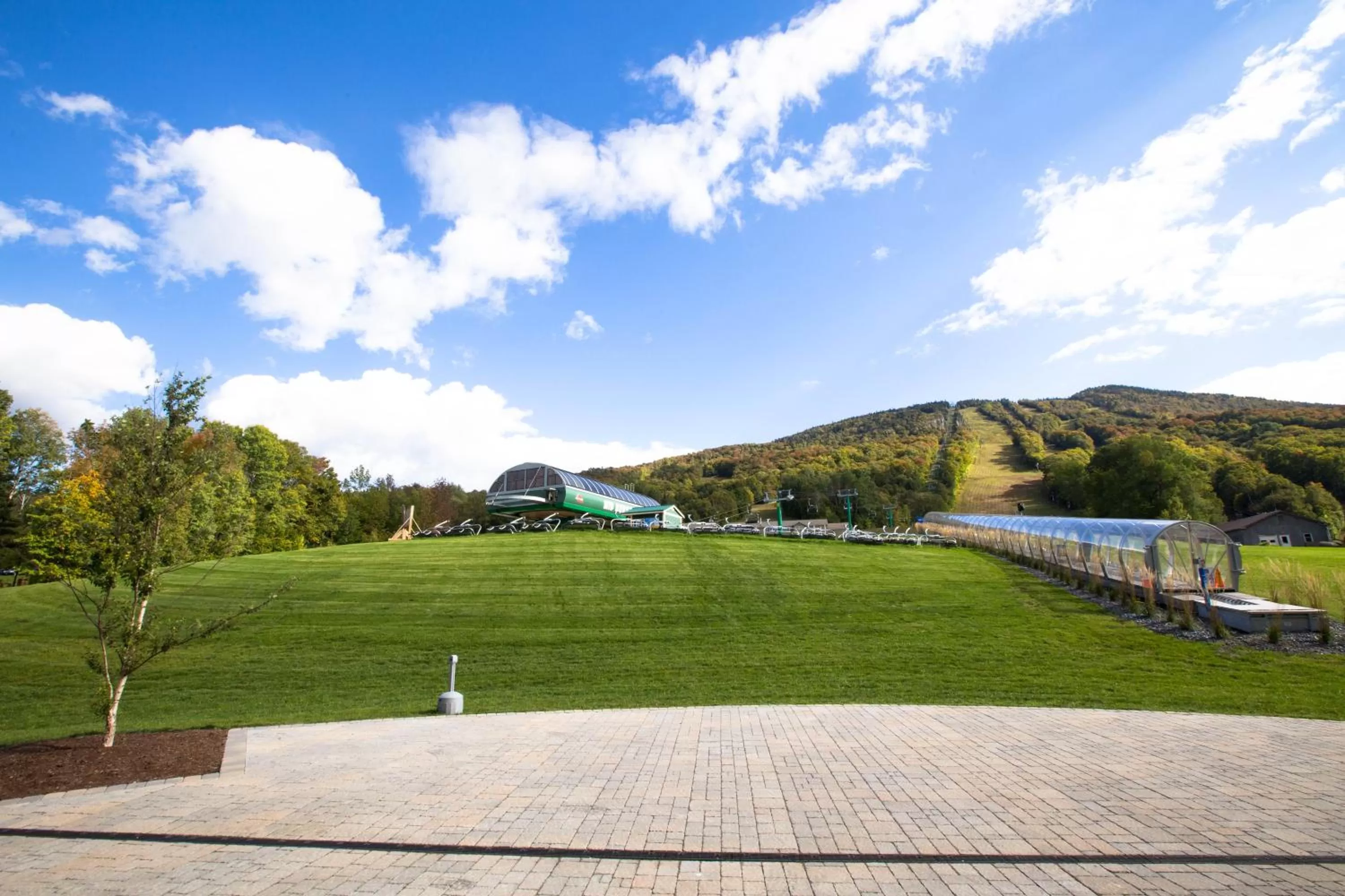 Area and facilities in Burke Mountain Hotel