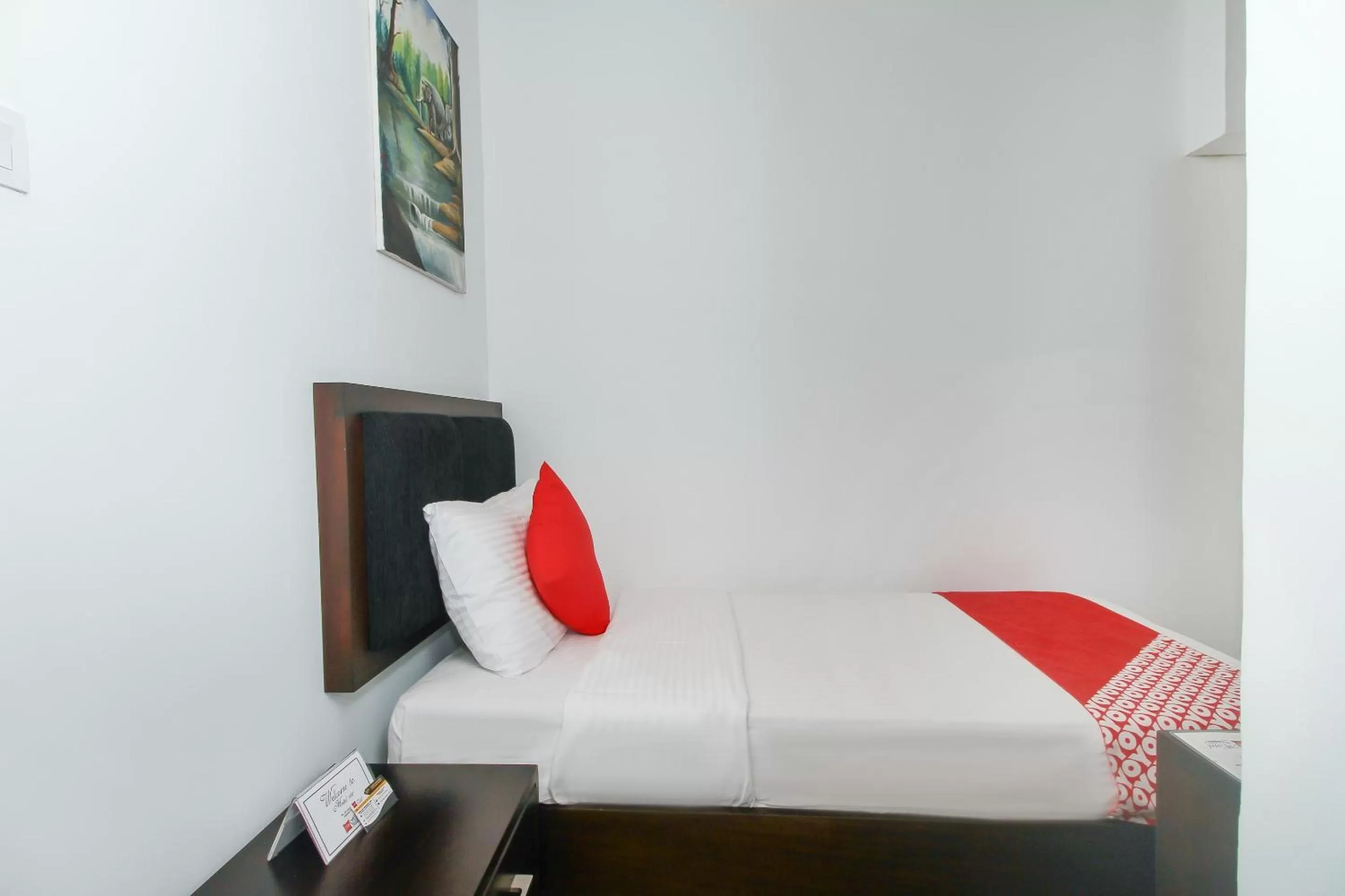 Bed in Hotel 198 Negombo