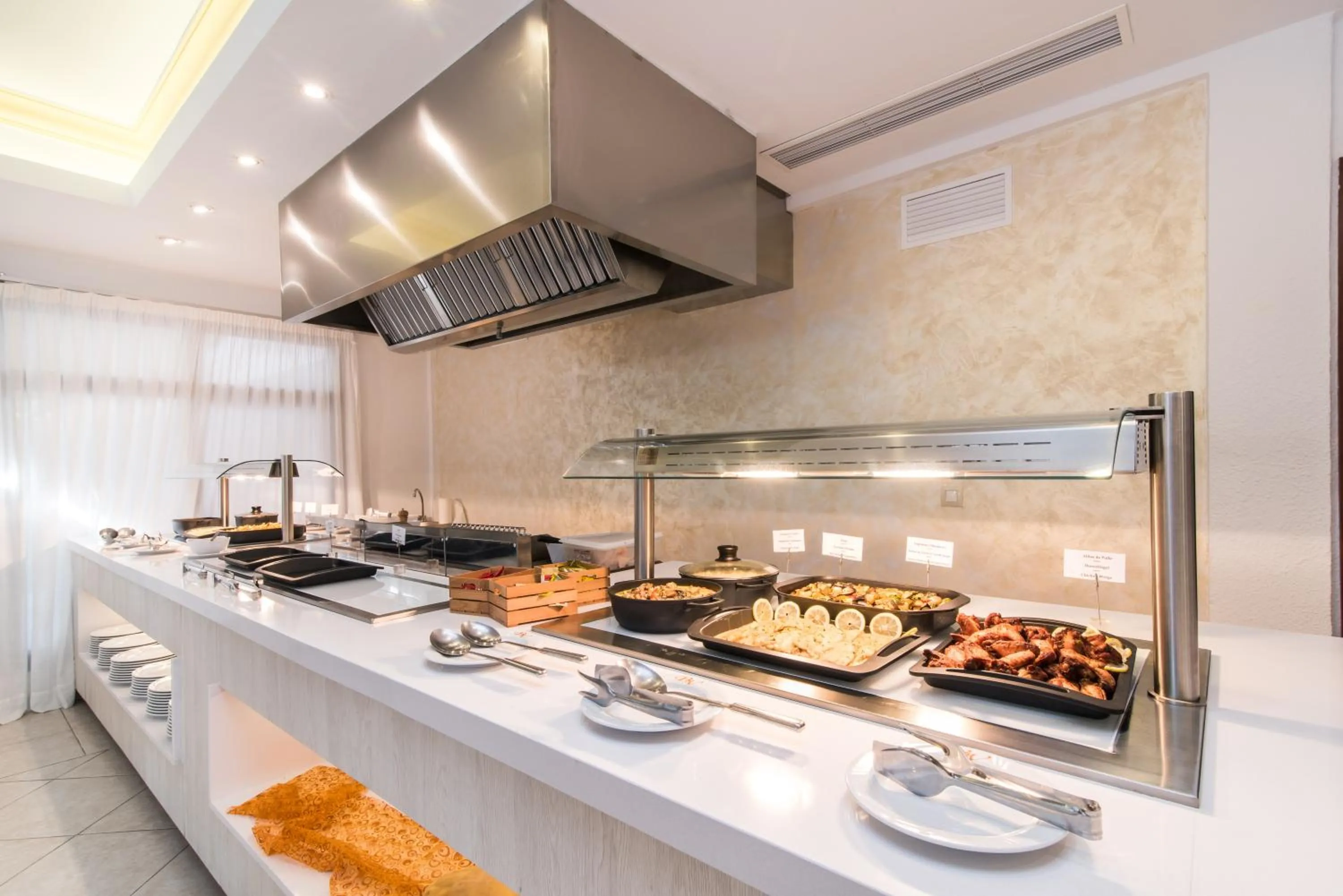 Kitchen or kitchenette in Hotel Baviera