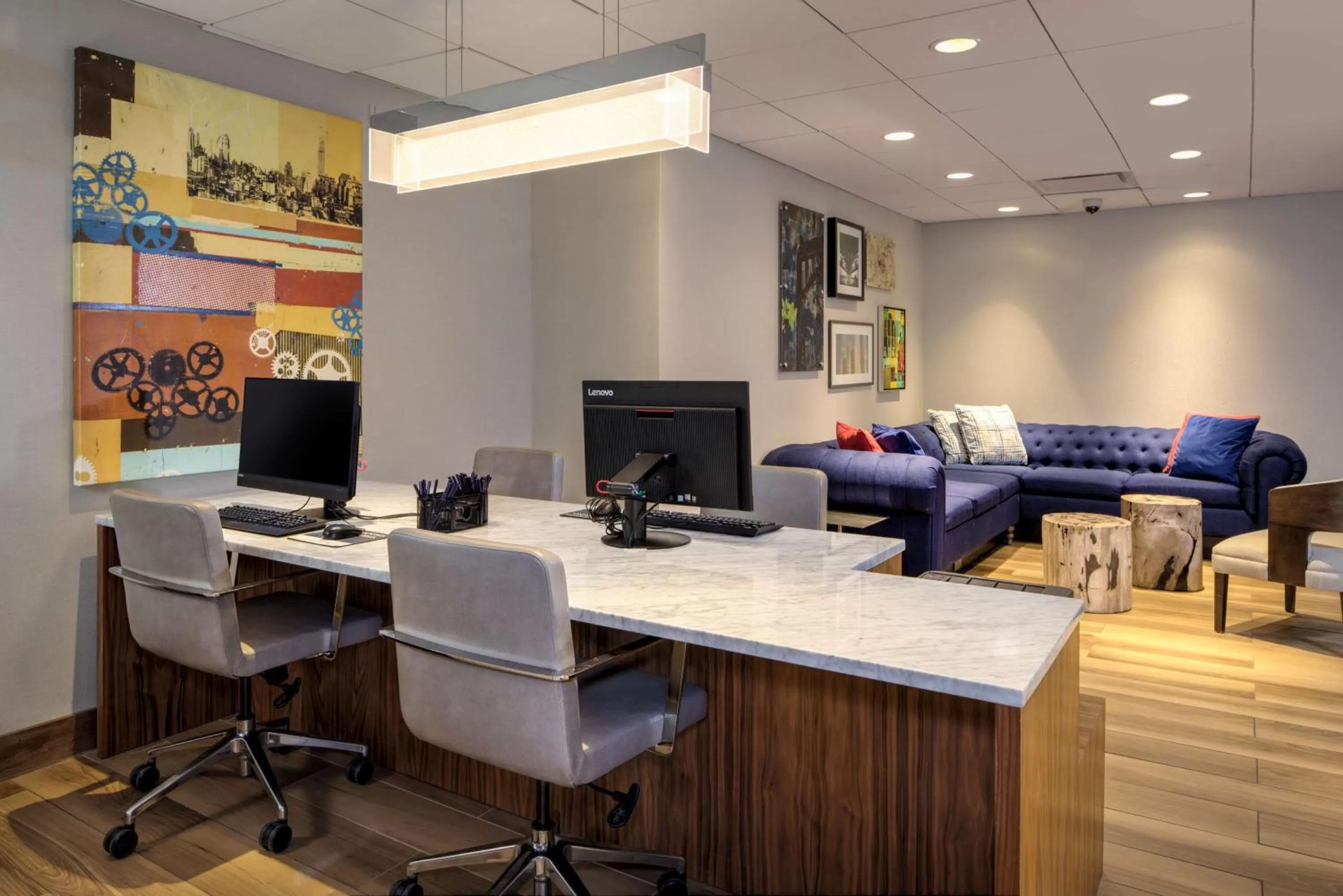 Business facilities in DoubleTree by Hilton Hotel & Suites Pittsburgh Downtown