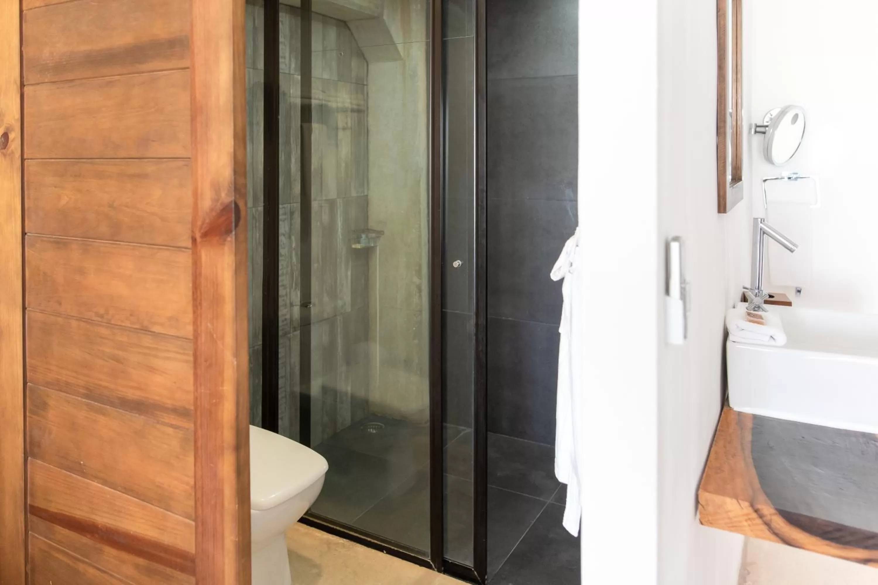 Bathroom in Hotel 52 Playa del Carmen