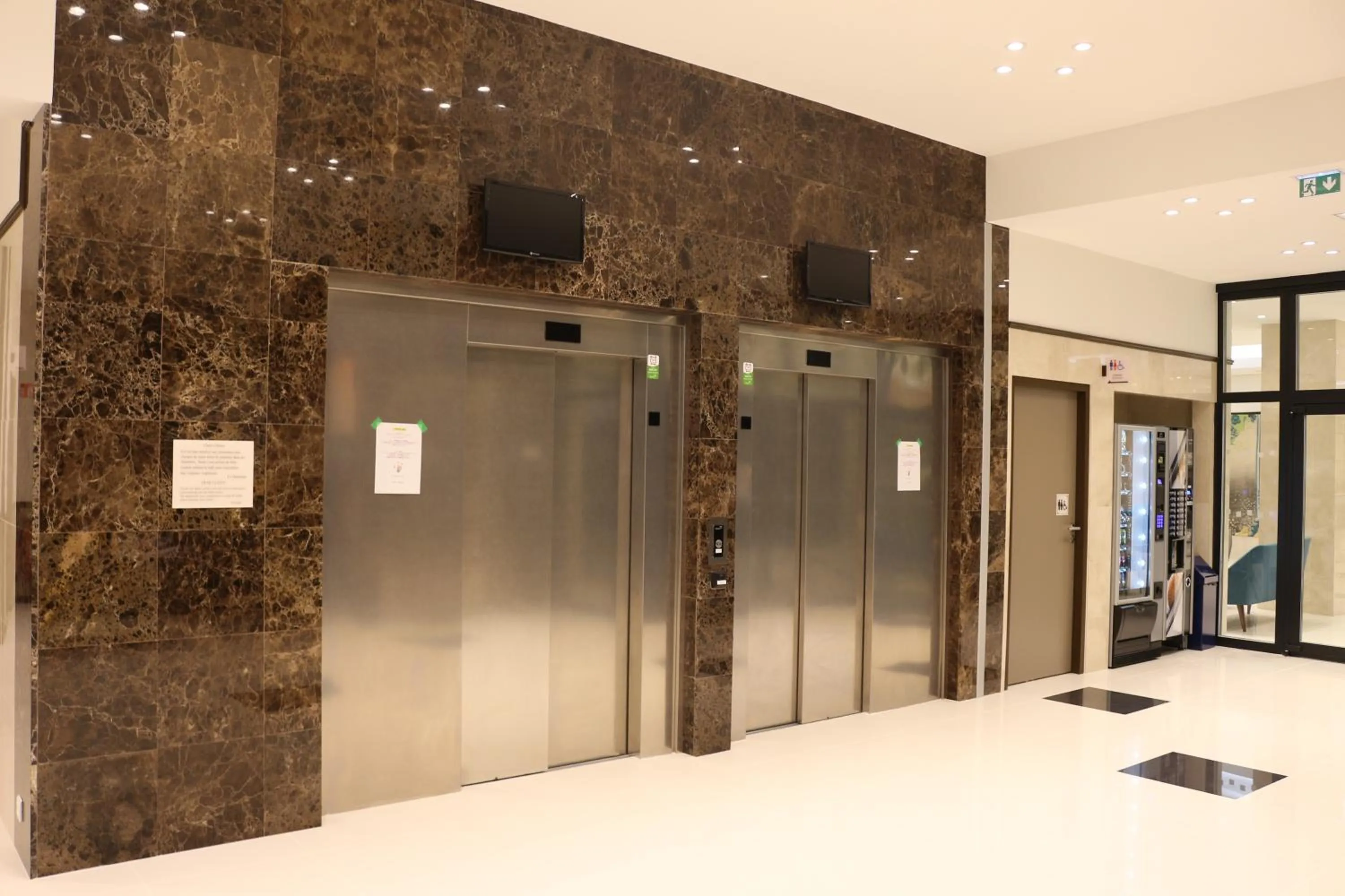 elevator in Toyoko INN Marseille Saint Charles