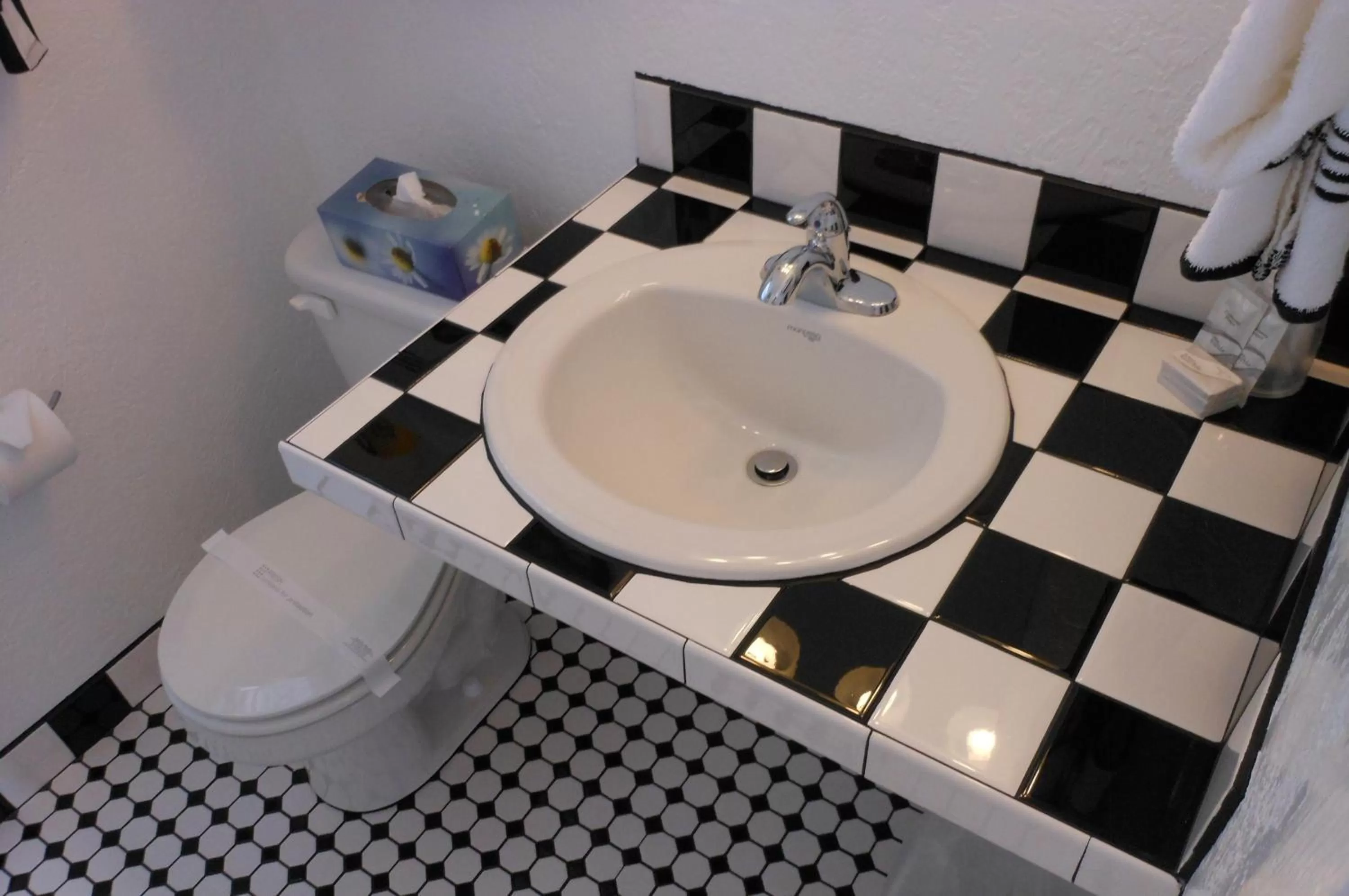 Bathroom in Rocket Motel