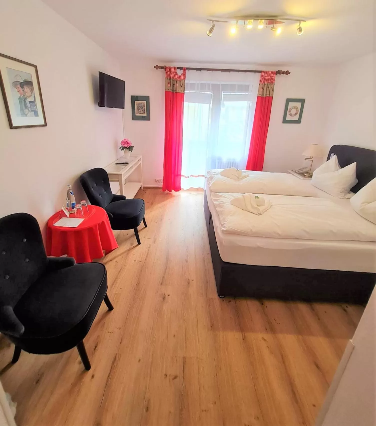 Photo of the whole room, Bed in Hotel Am Rupertuspark