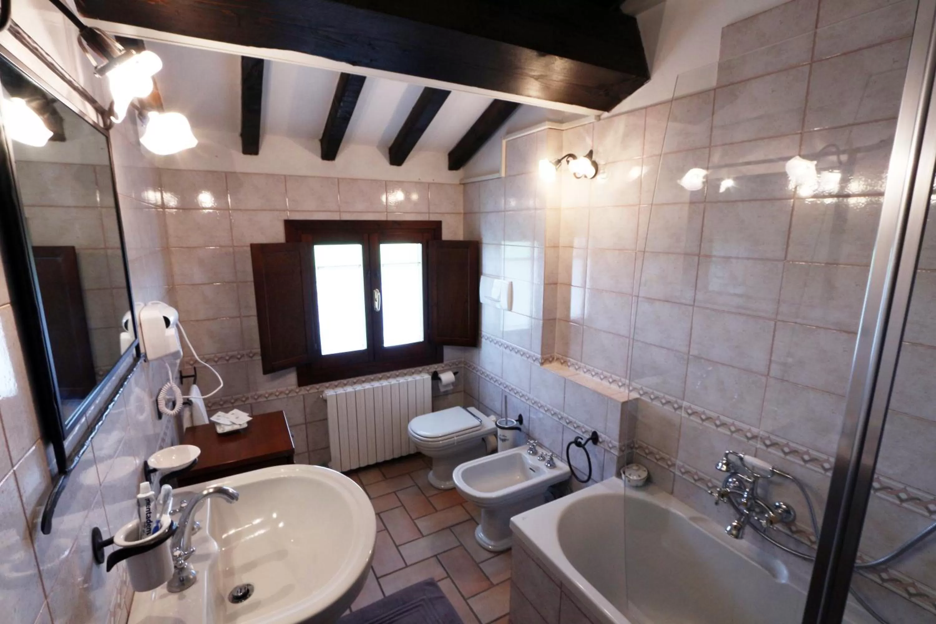 Bathroom in B&B Le Noci di Feo