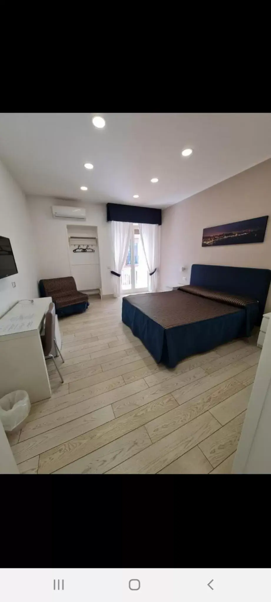 Deluxe Double Room with Side Sea View in Municipio sea Deluxe Double Room with Side Sea View in Municipio sea