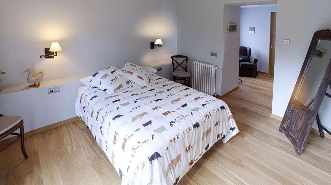 Bedroom, Bed in Hotelet Del Bac