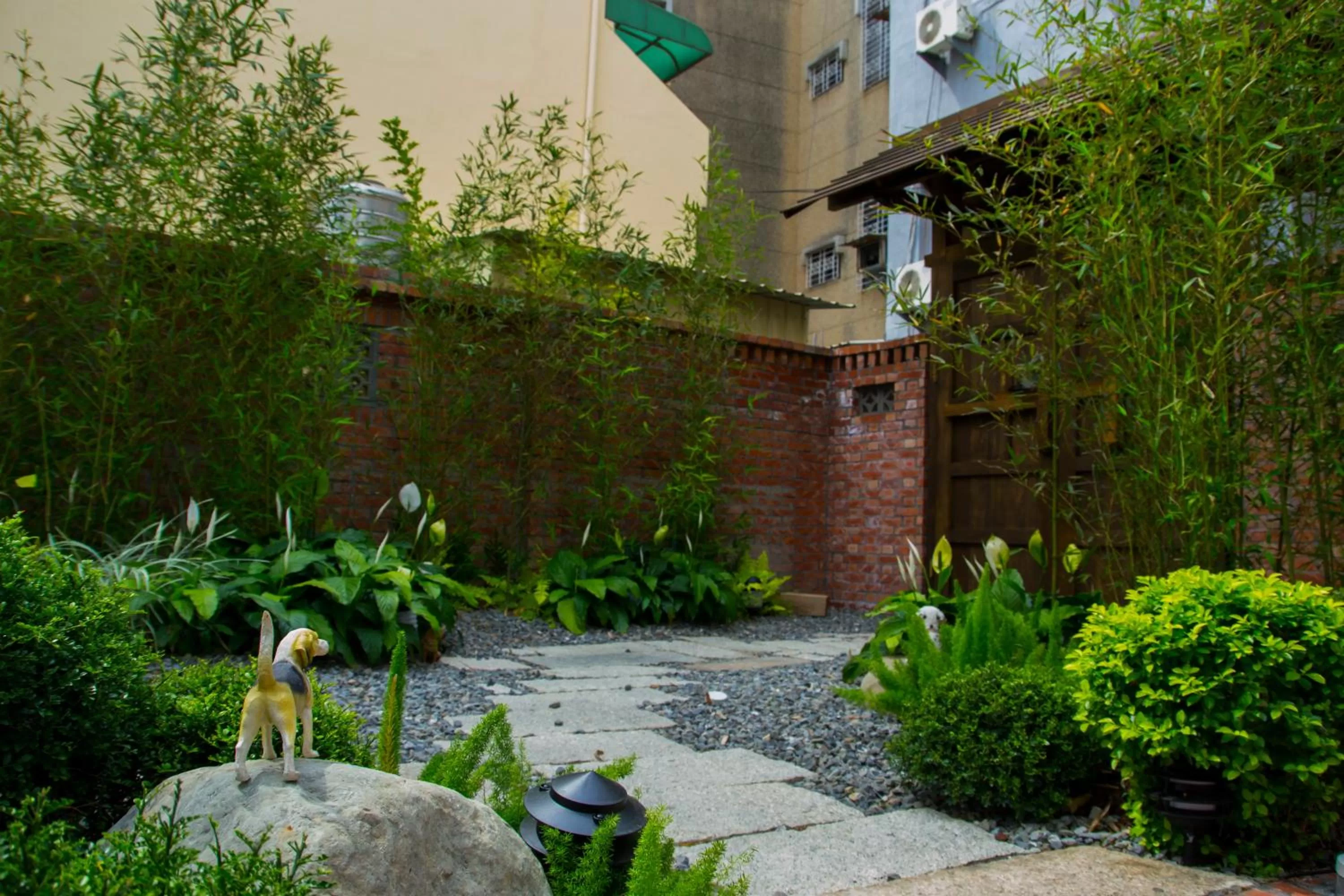 Garden in Alley X Tainan