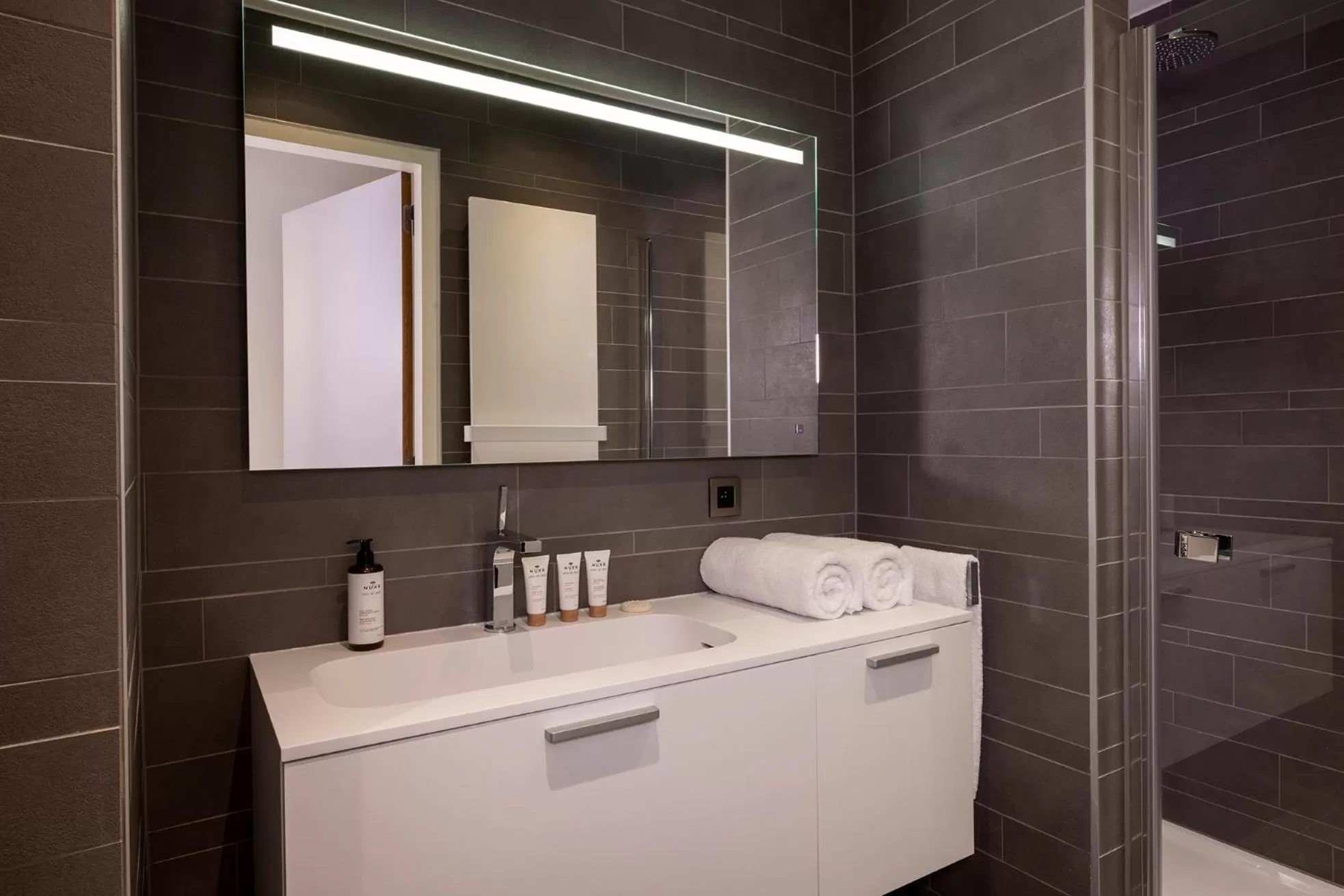 Bathroom in L-Avenue