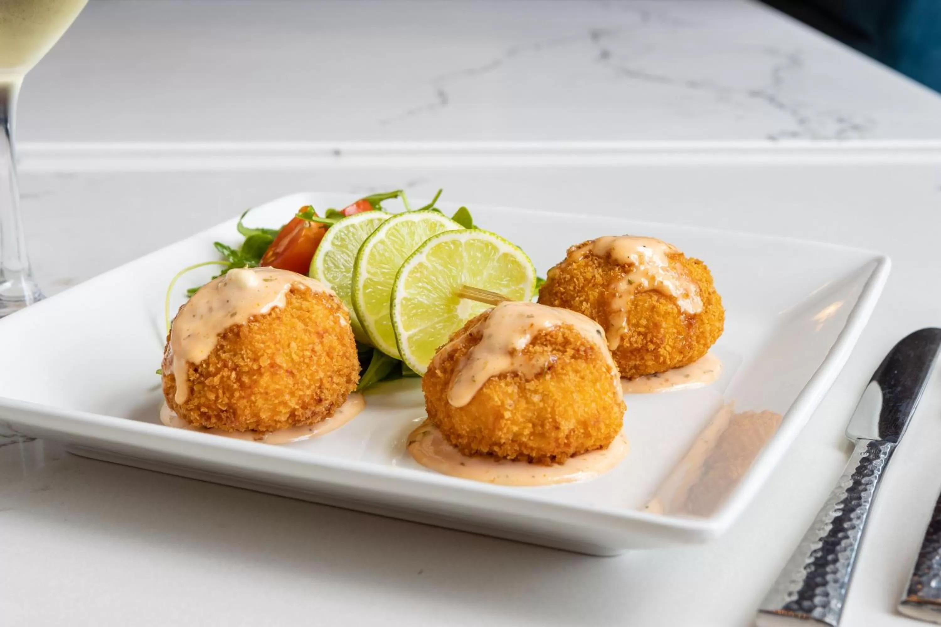 Restaurant/places to eat in Castle Hotel, Autograph Collection