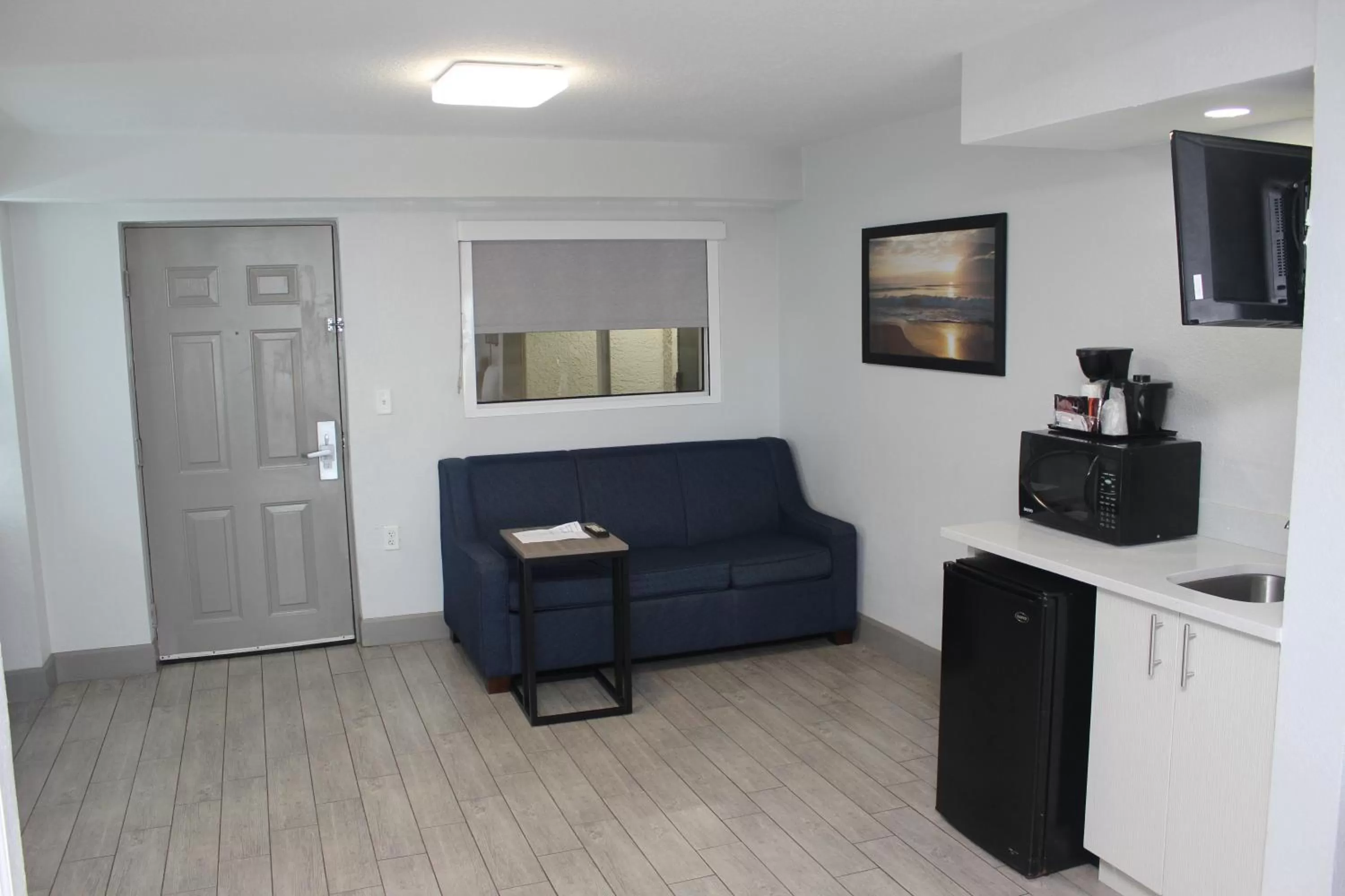 Bed in La Quinta by Wyndham Oceanfront Daytona Beach