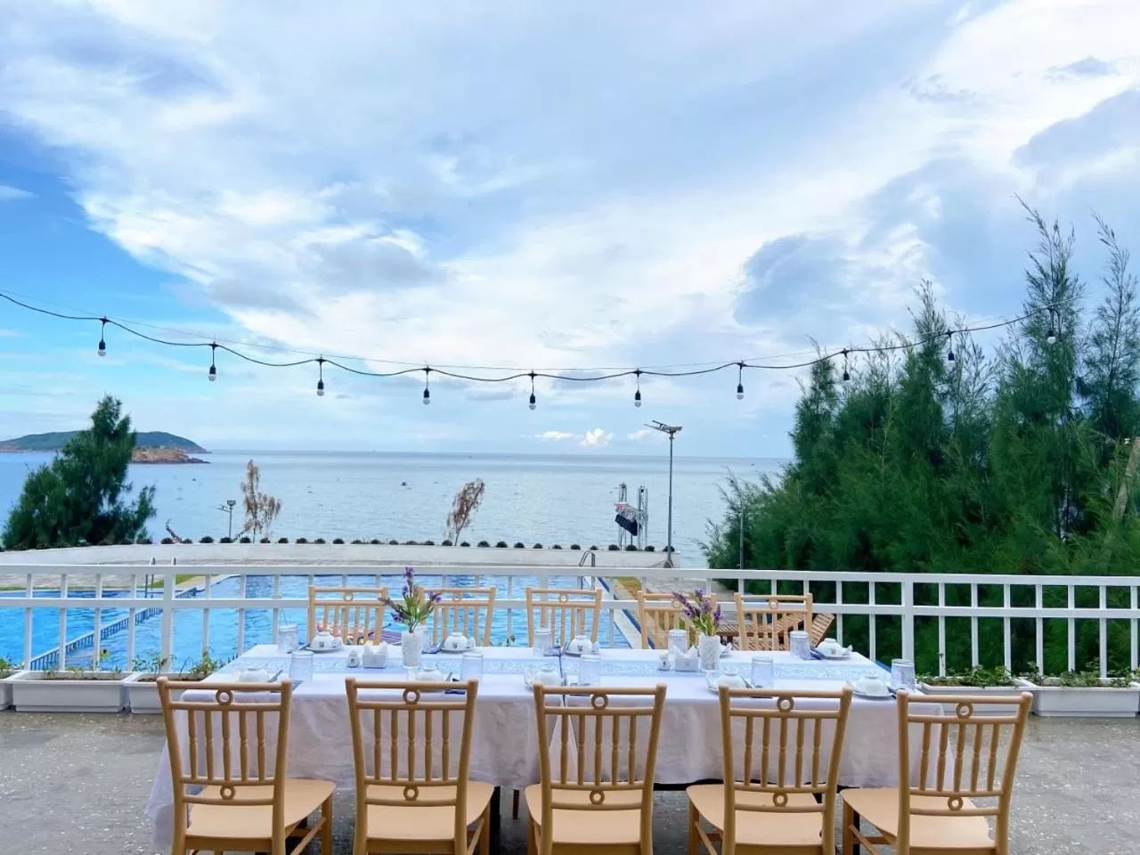 Restaurant/places to eat, Swimming Pool in RUBEACH HOTEL & REROST