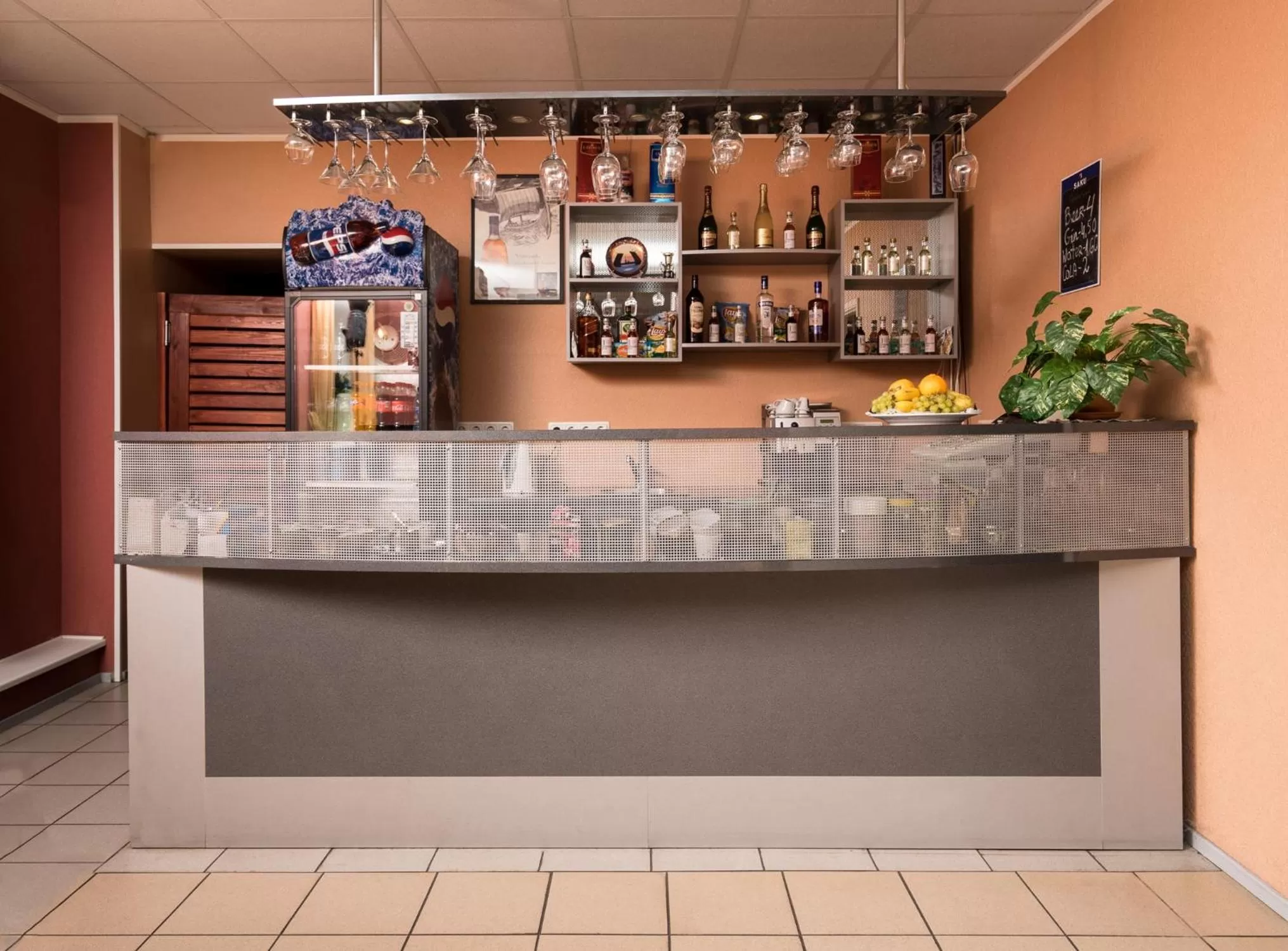 Restaurant/places to eat in Lilleküla Hotel