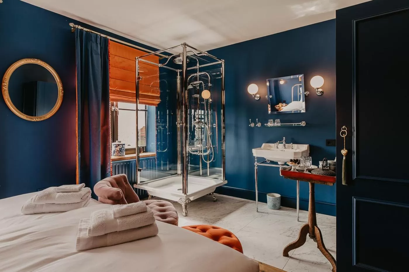 Bathroom, Bed in Boutique Hotel Zeeuws-Meisje