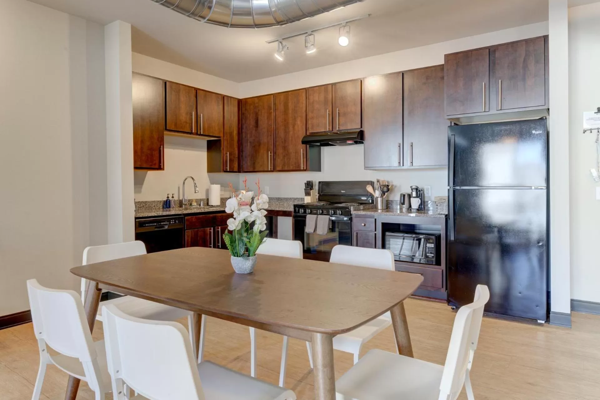 Kitchen or kitchenette in Kasa Westown Milwaukee