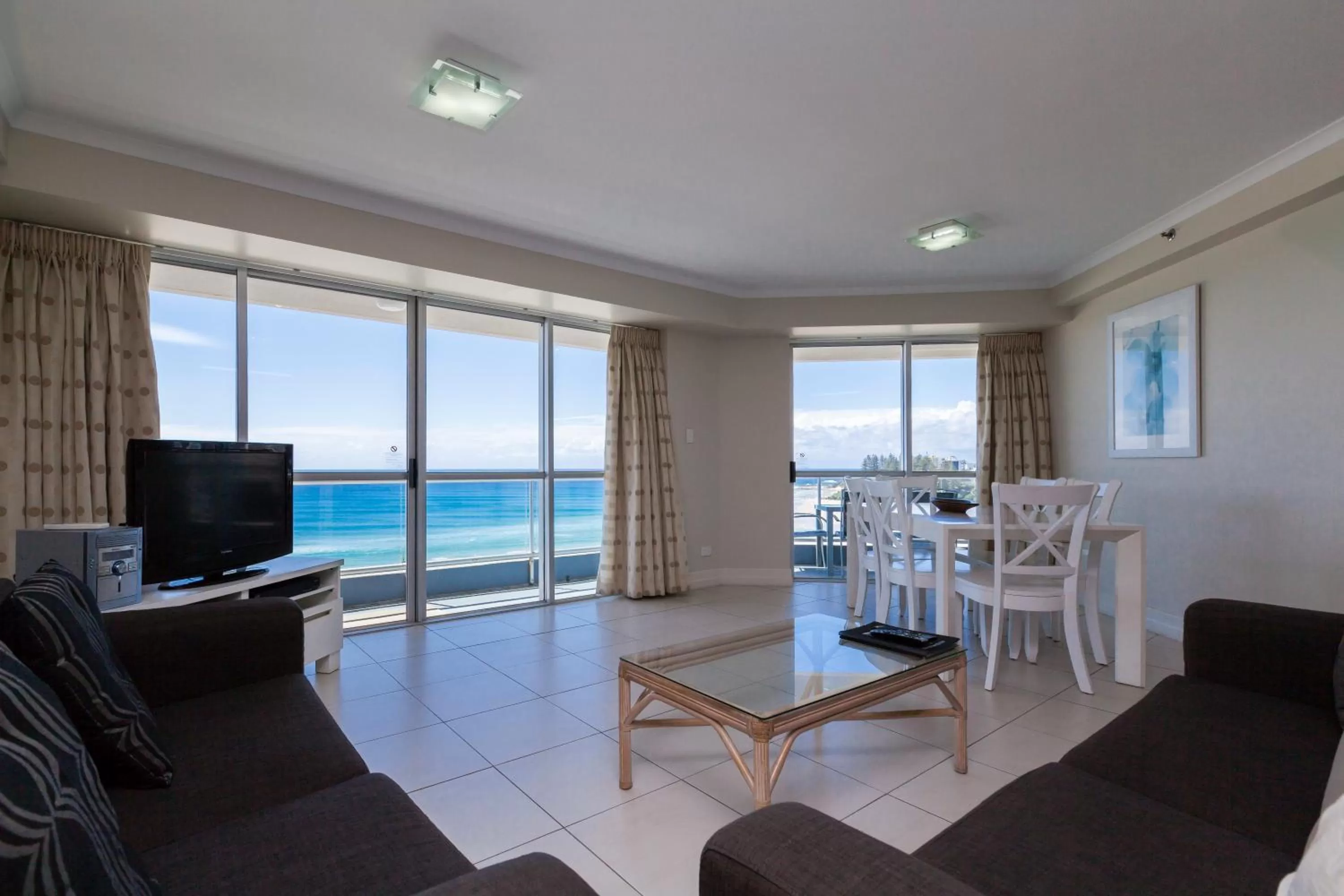 Communal lounge/ TV room in ULTIQA Points North