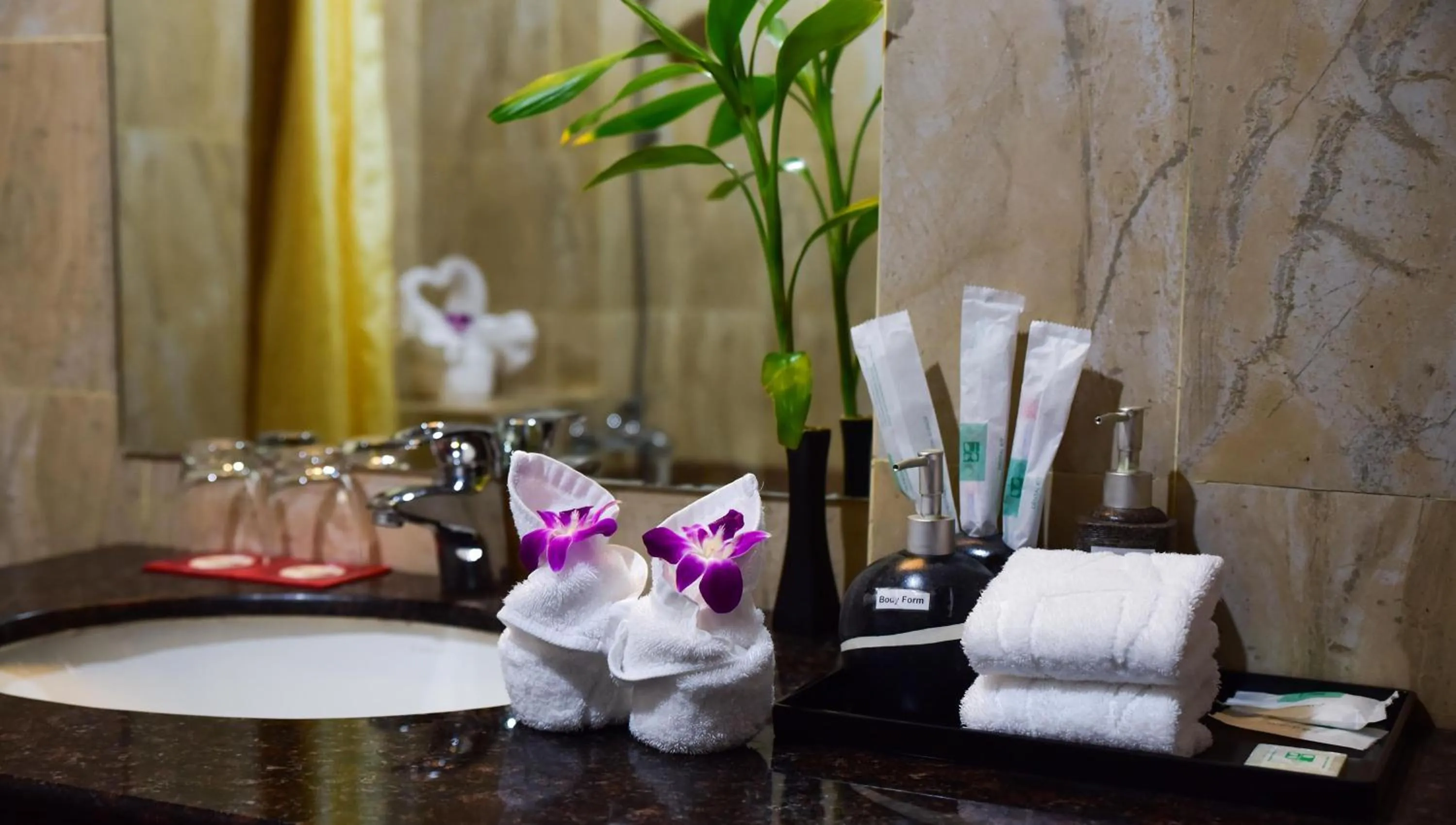 Bathroom in Almond Hotel Sothearos