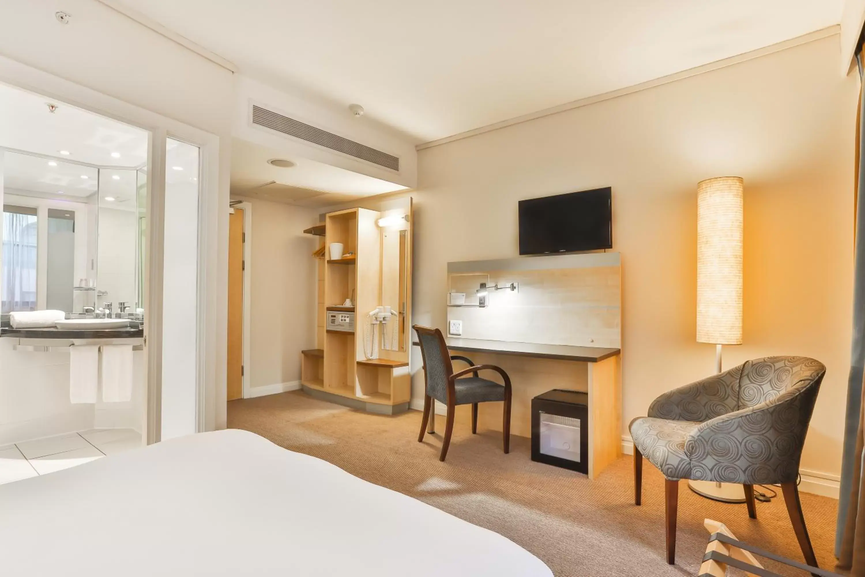 Standard Double or Twin Room in Holiday Inn Express Cape Town City Centre, an IHG Hotel Standard Double or Twin Room in Holiday Inn Express Cape Town City Centre, an IHG Hotel
