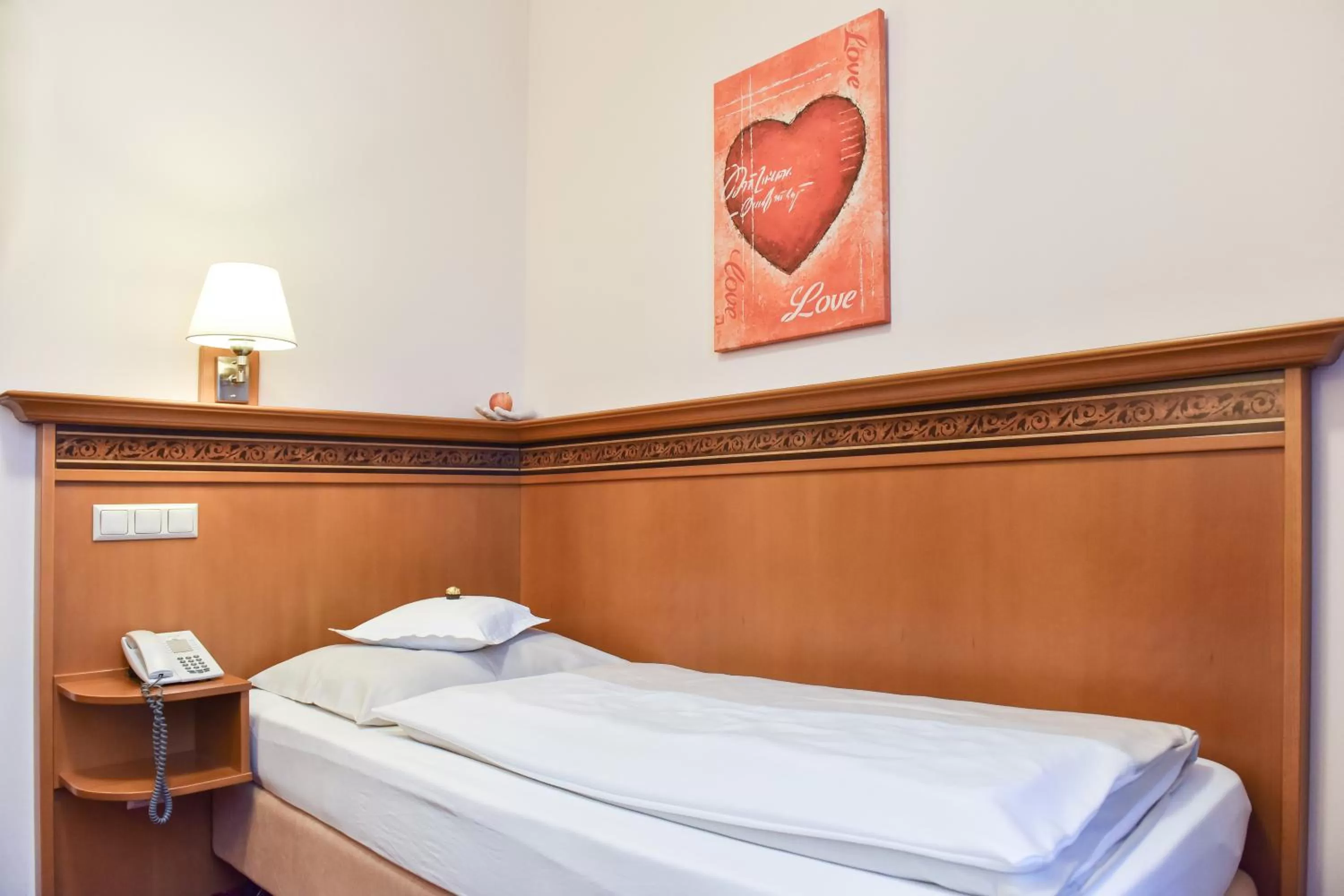 Photo of the whole room, Bed in Hotel Alexandra