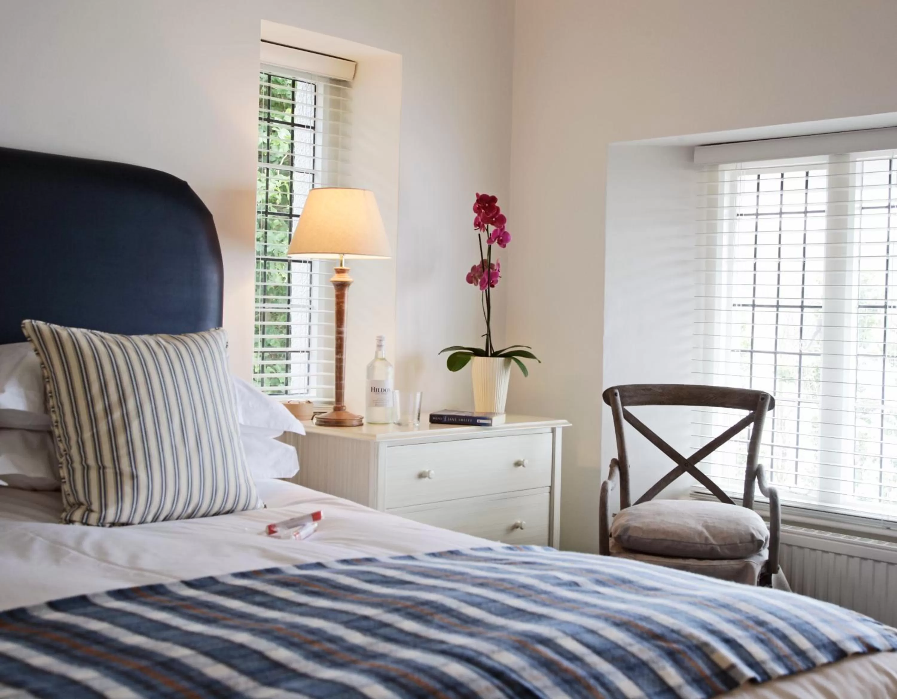 Bedroom, Bed in Cary Arms & Spa