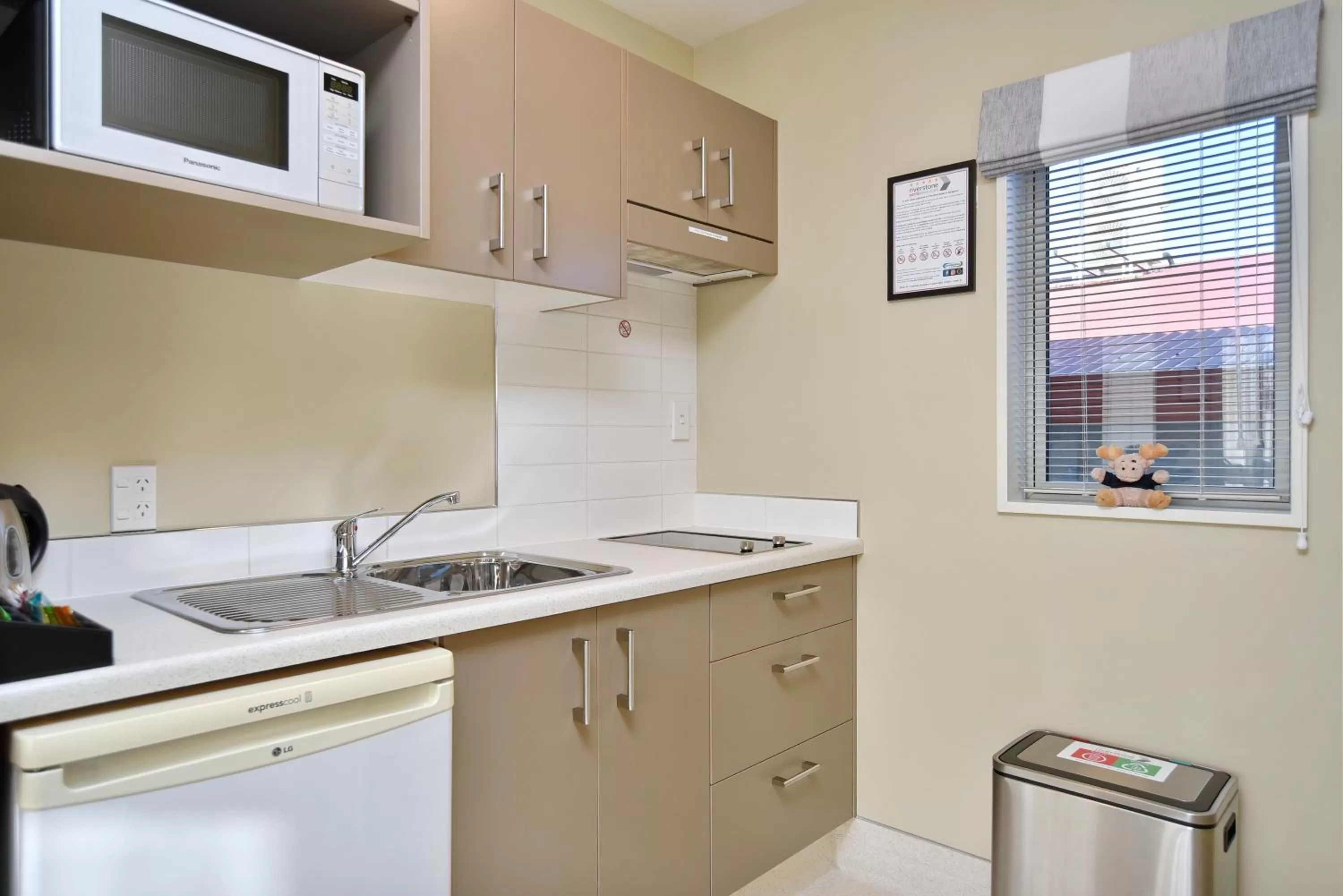 Coffee/tea facilities, Kitchen/Kitchenette in The Riverstone