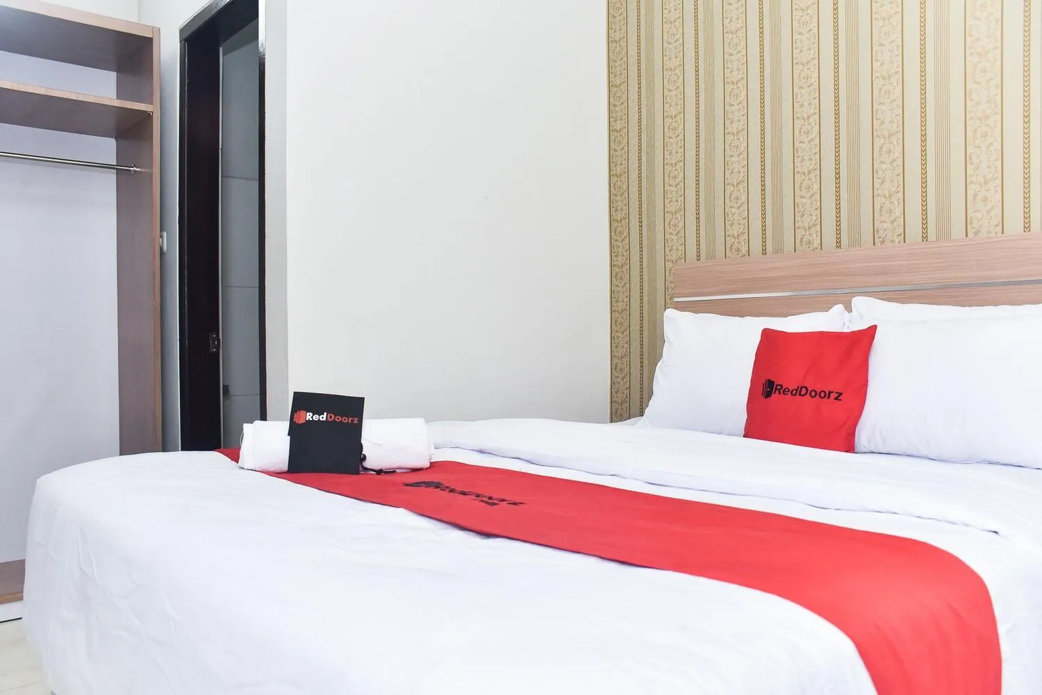 Double Room in RedDoorz Plus near Malang Town Square