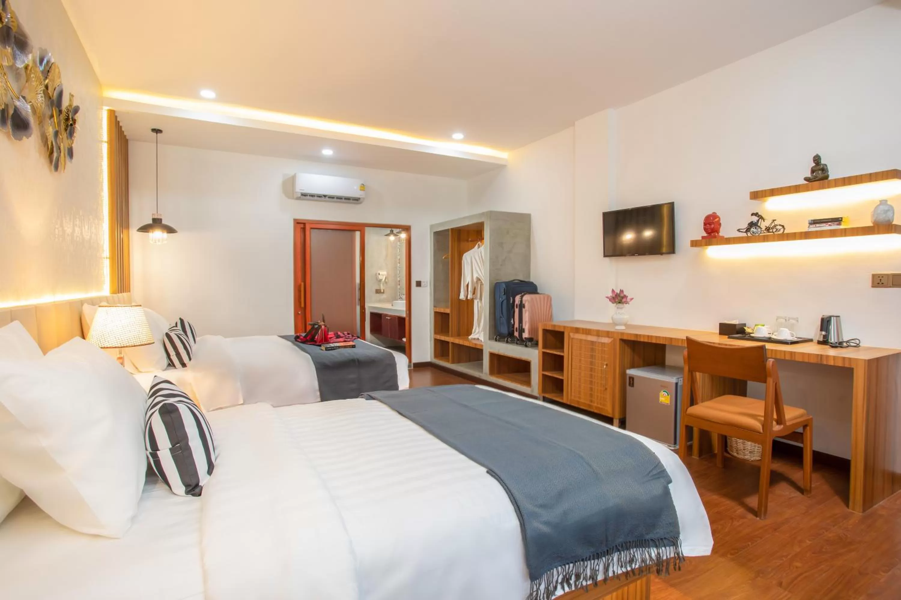 Guests in Cambana La Riviere Boutique