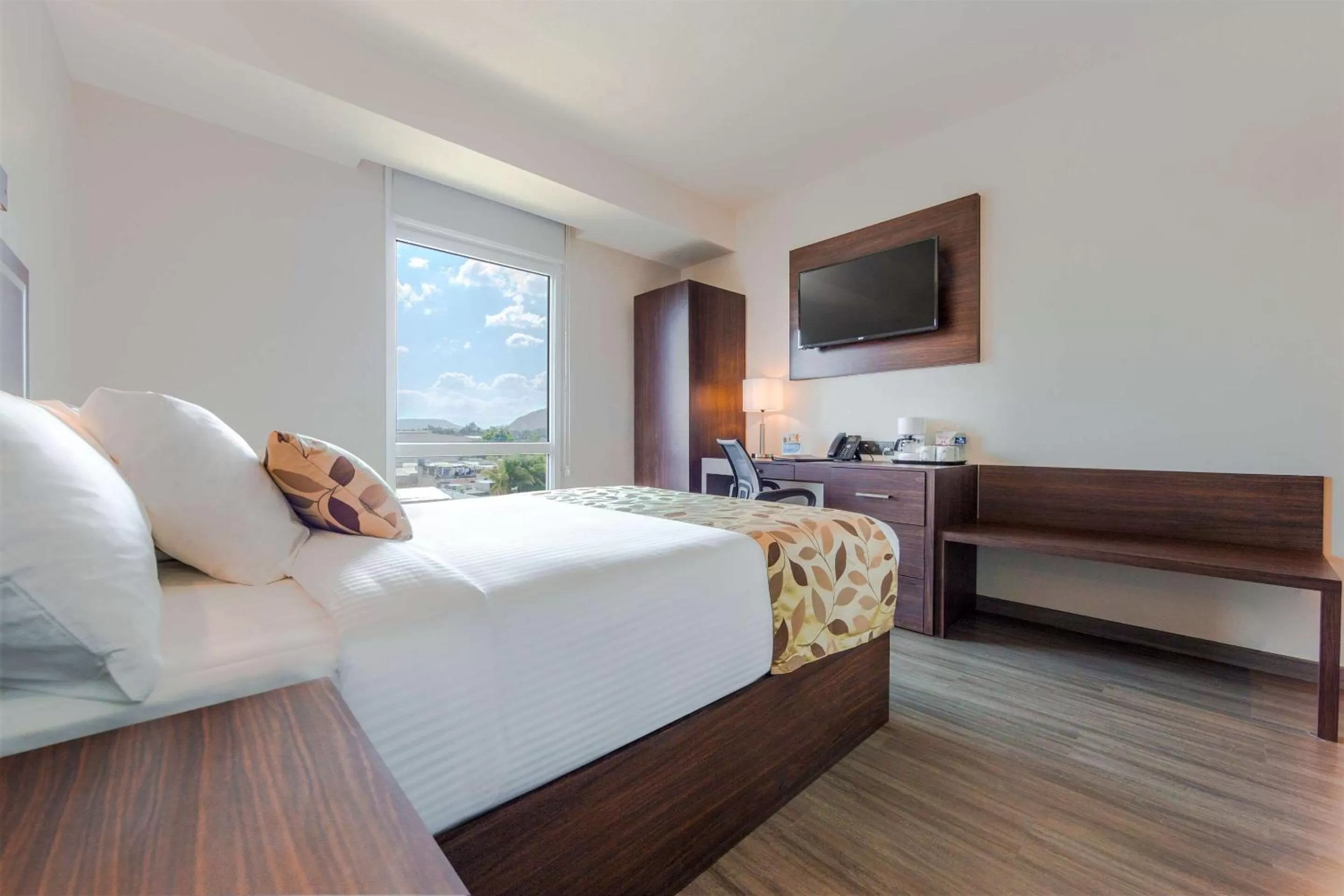 Photo of the whole room, Bed in Sleep Inn Guadalajara Galerias