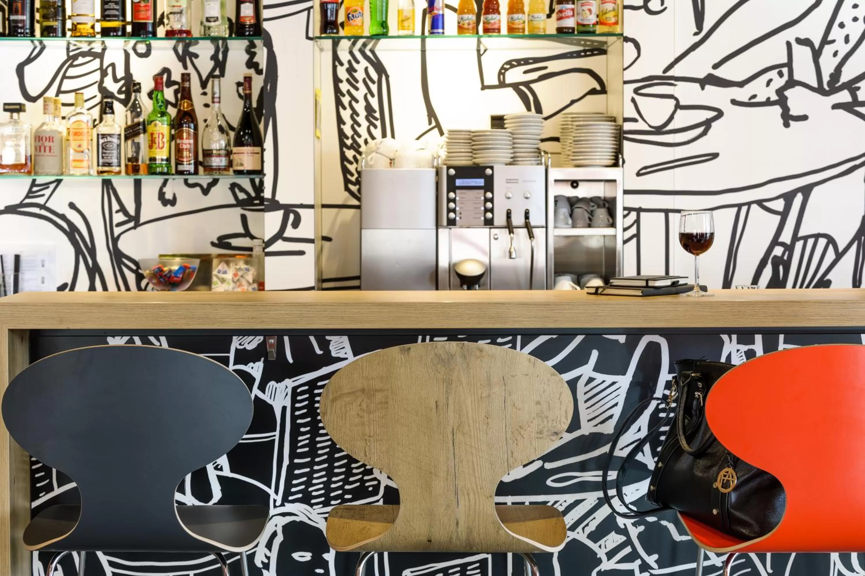 Lounge or bar in ibis Bern Expo